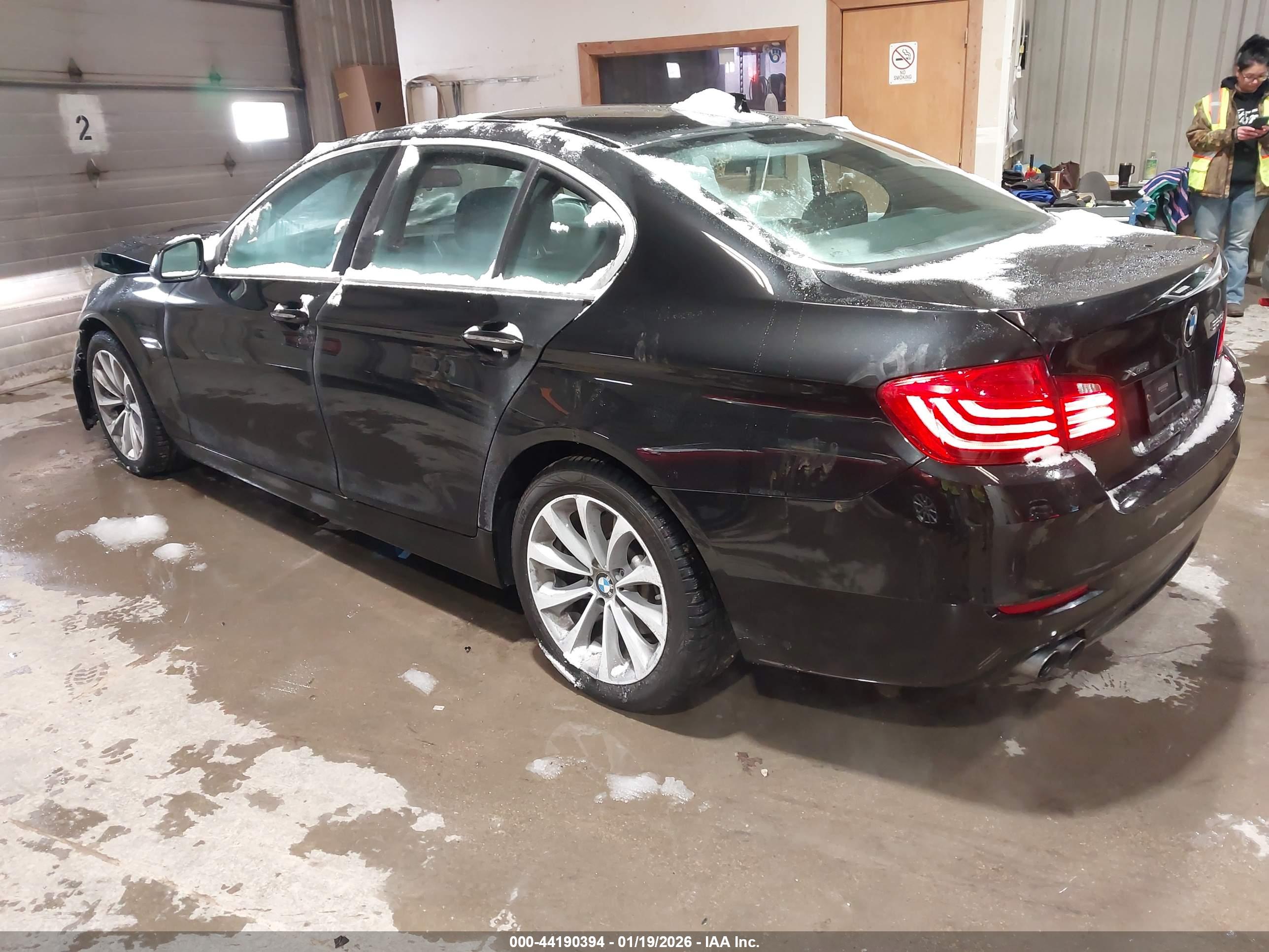 BMW 528I image 3