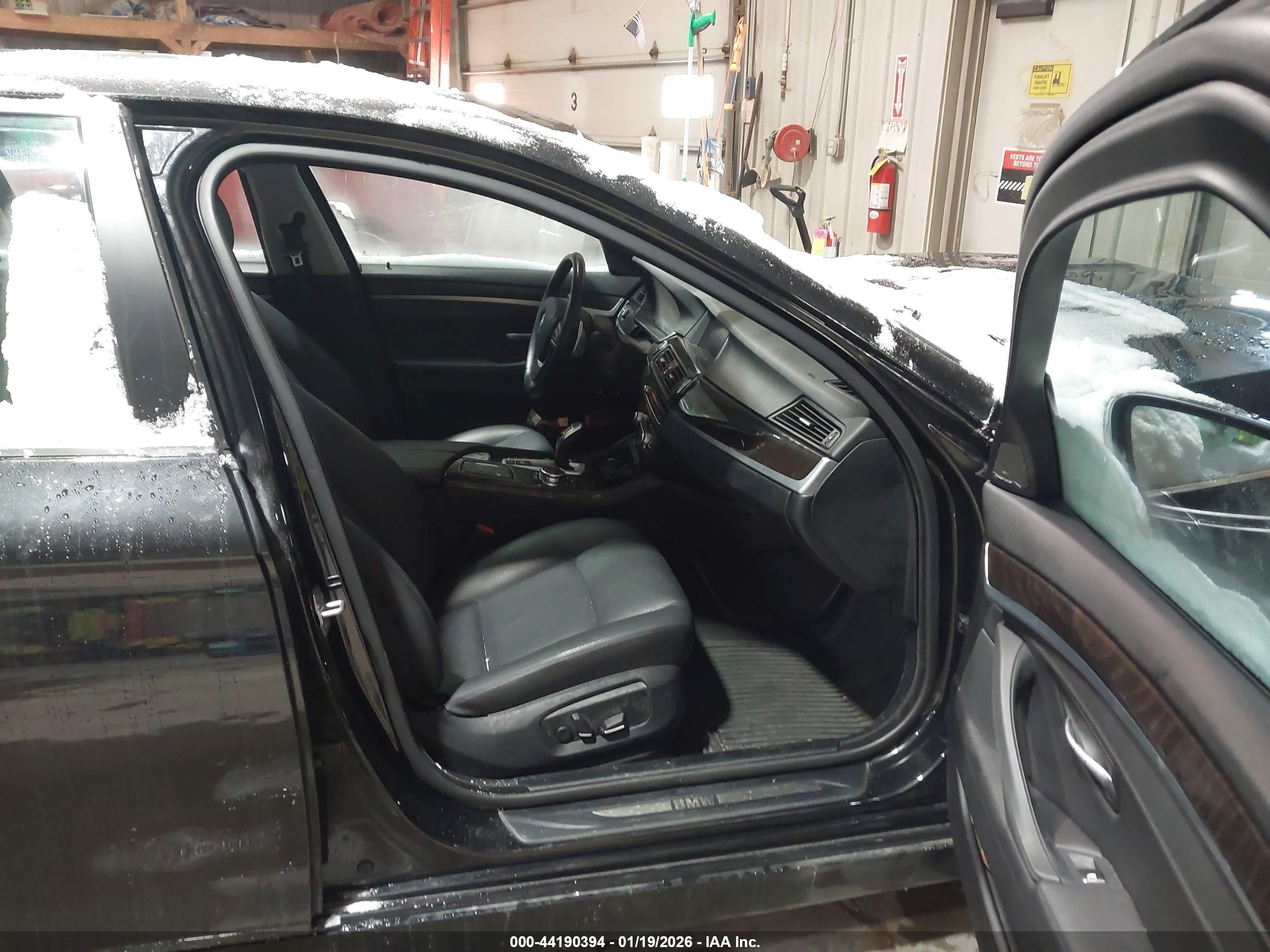 BMW 528I image 5