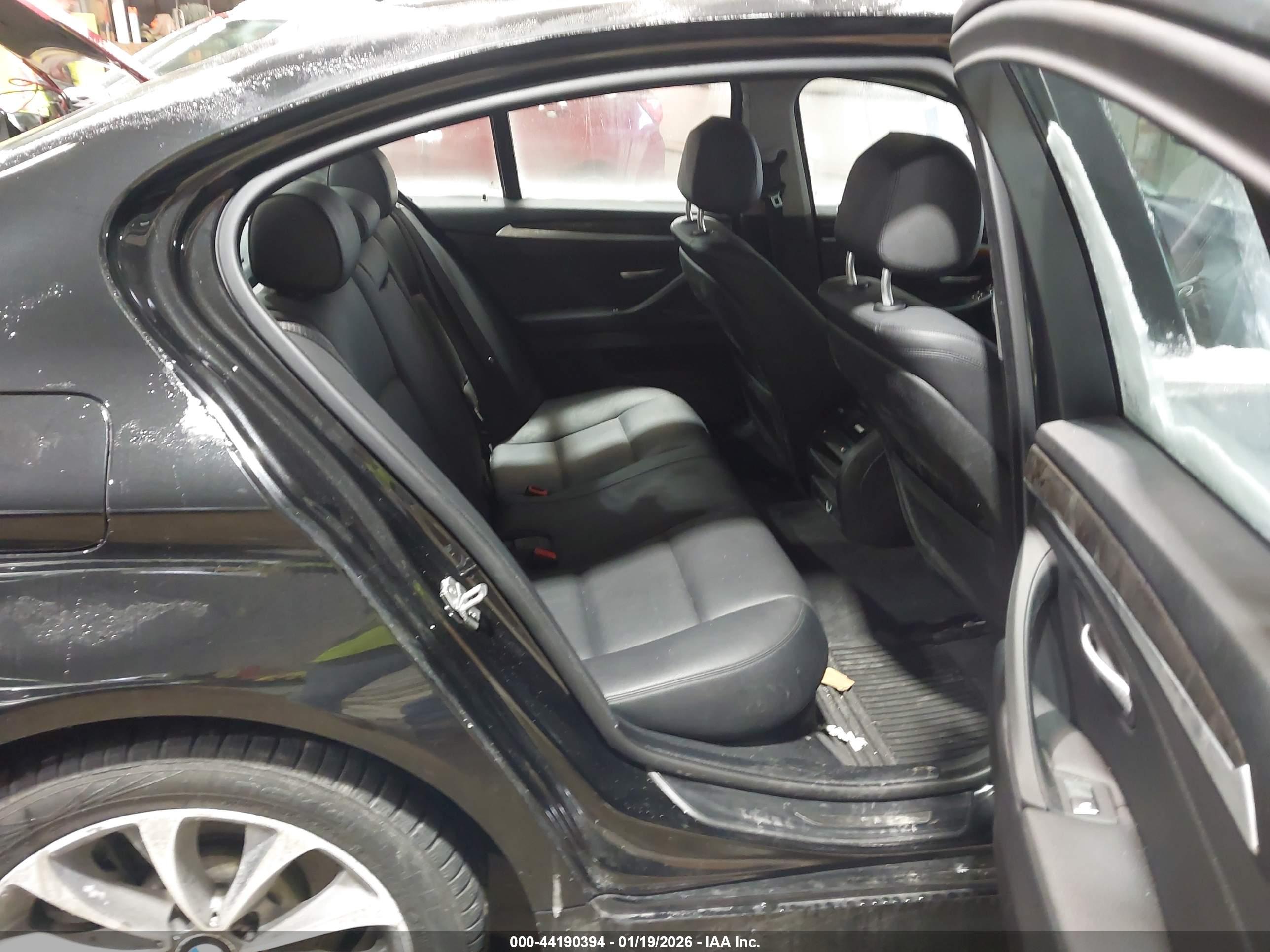 BMW 528I image 8