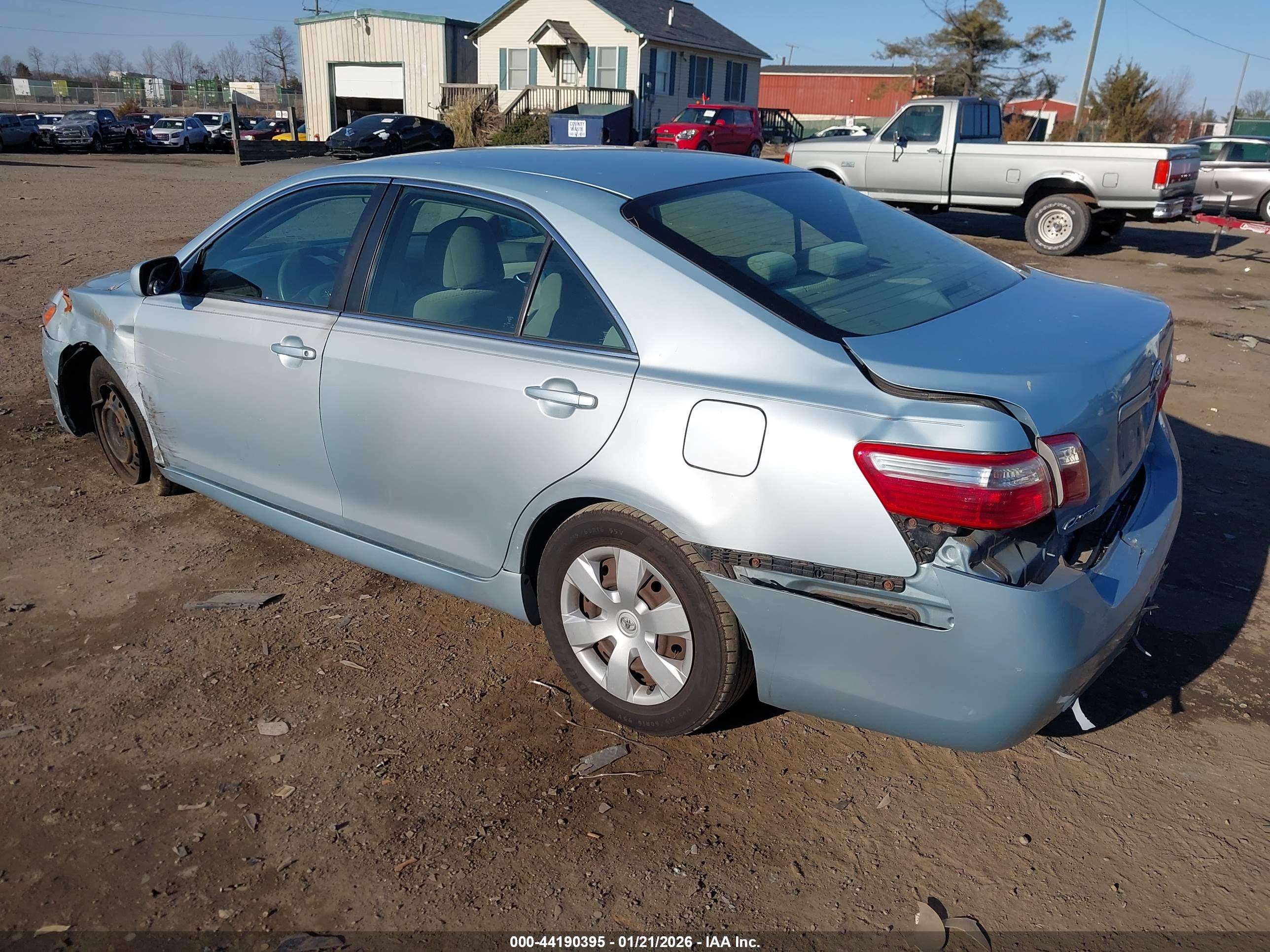 TOYOTA CAMRY image 3