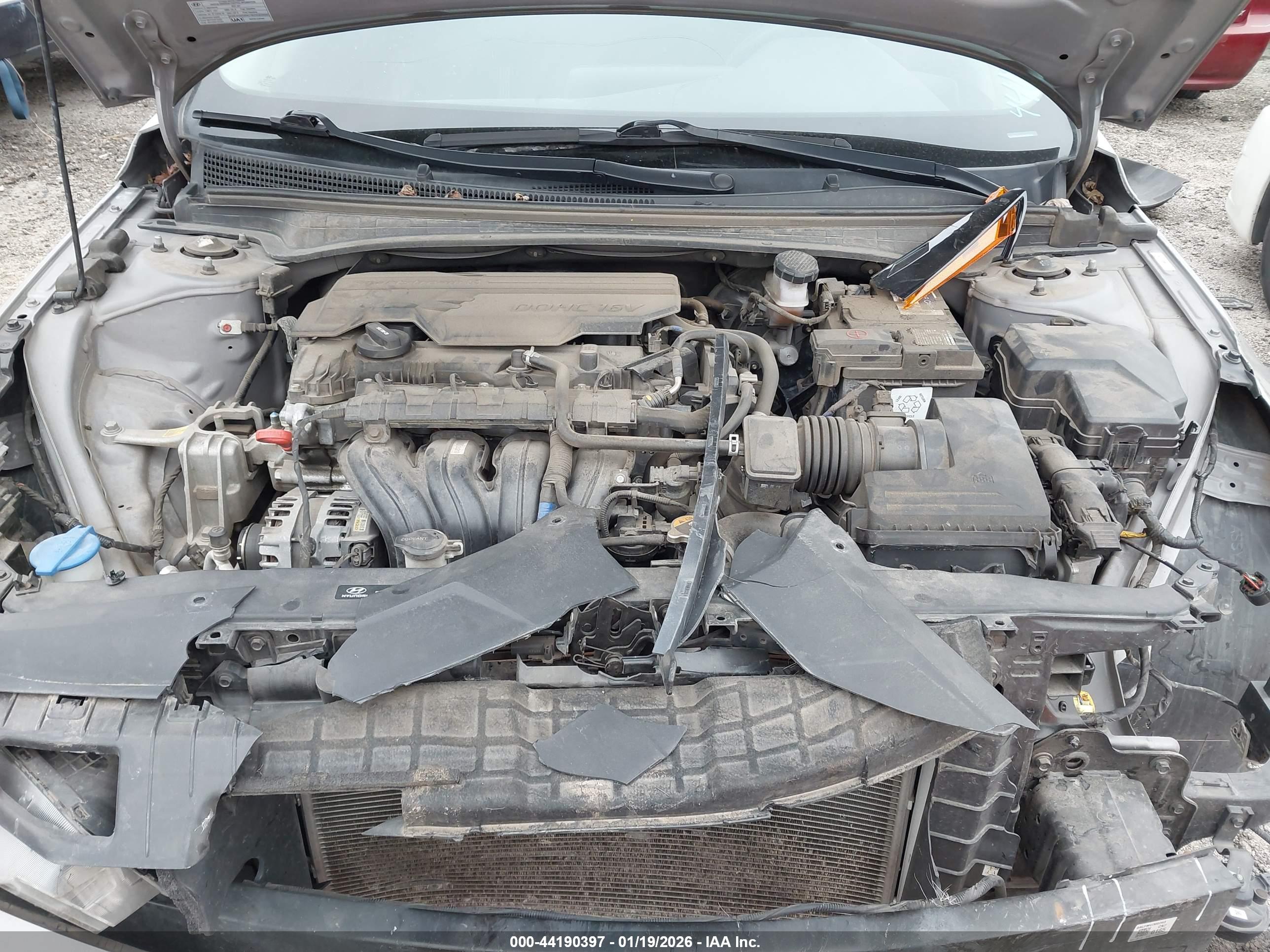 HYUNDAI ELANTRA image 10