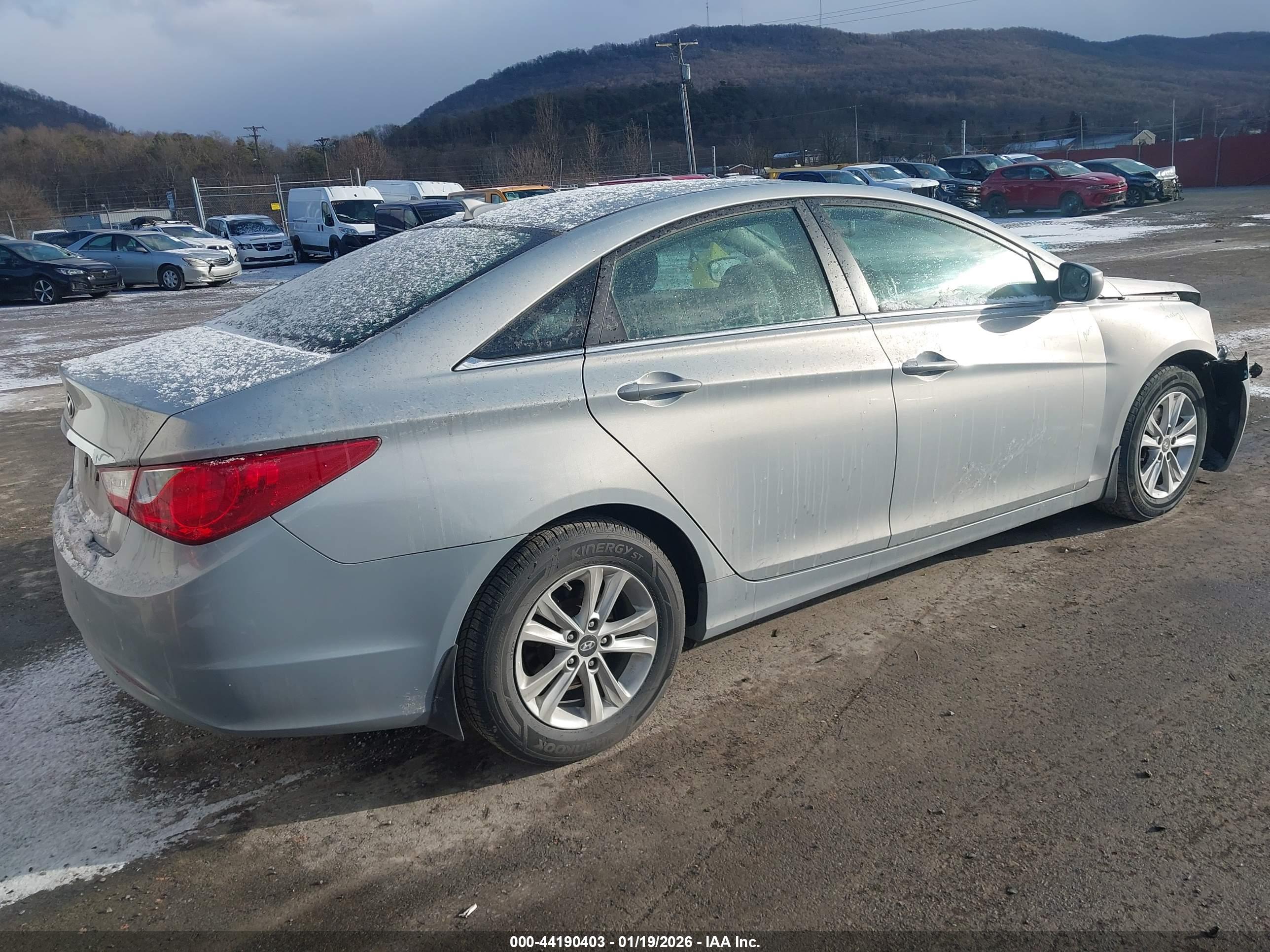 HYUNDAI SONATA image 4