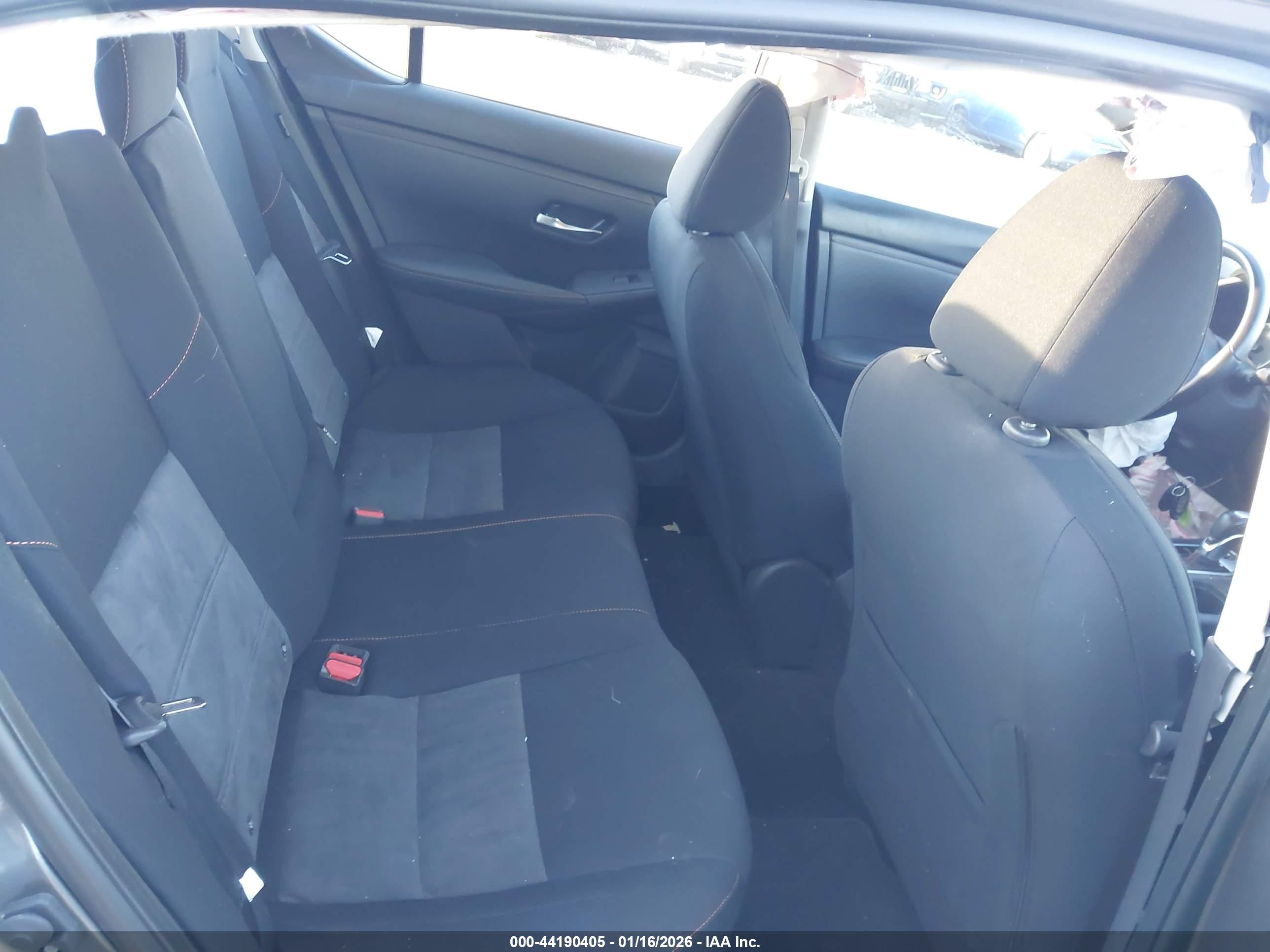NISSAN SENTRA image 8