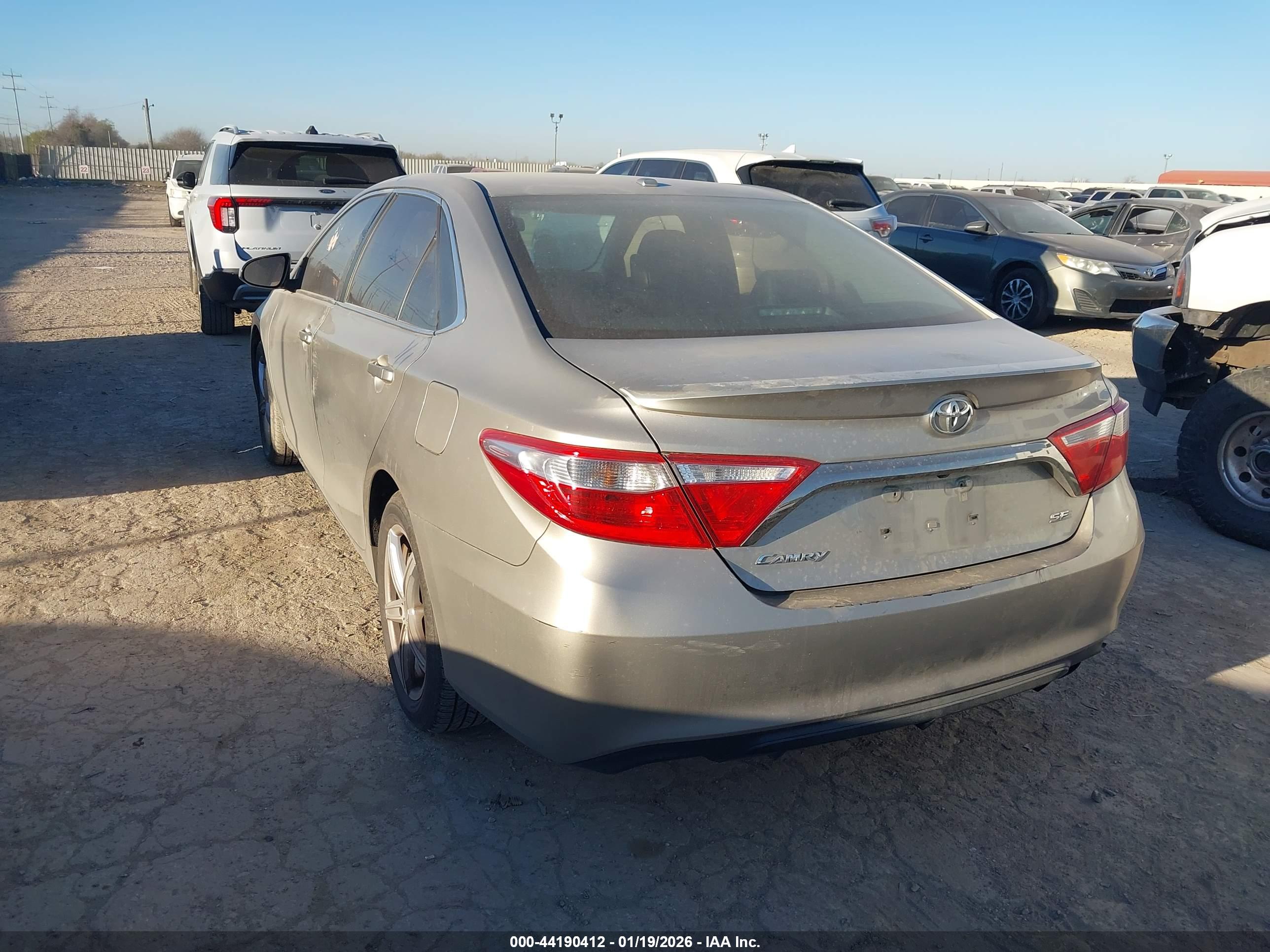 TOYOTA CAMRY image 3