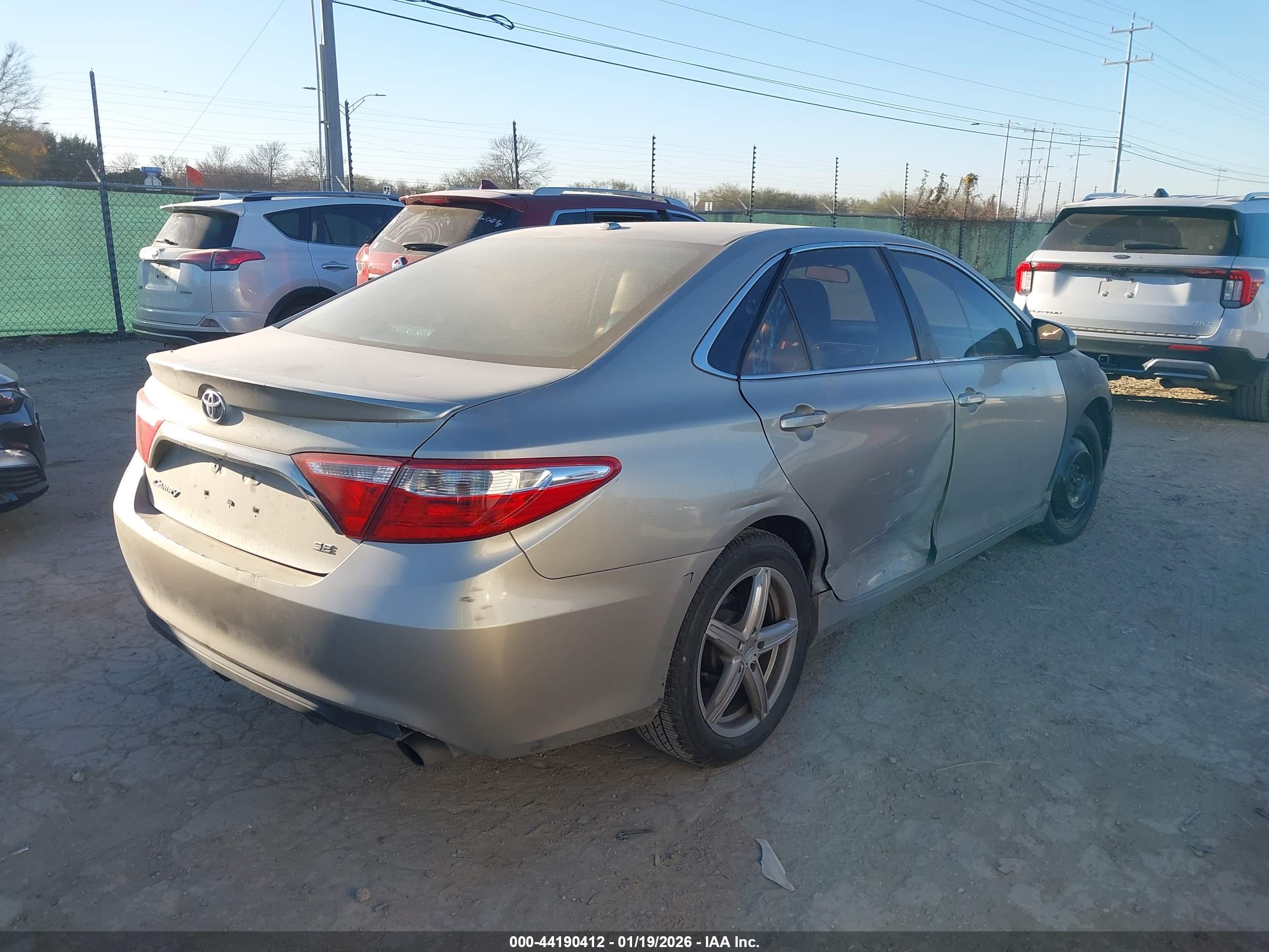 TOYOTA CAMRY image 4