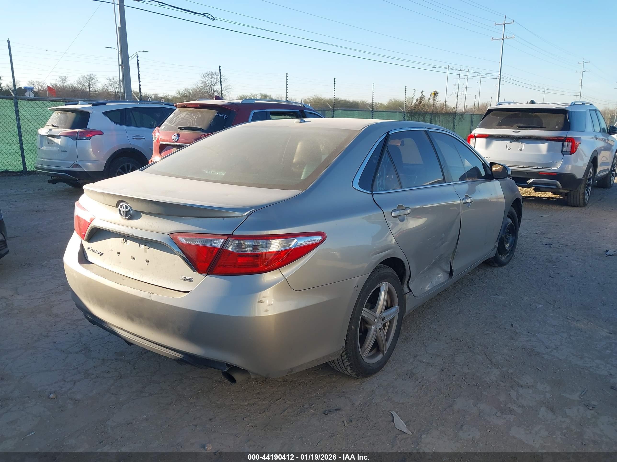 TOYOTA CAMRY image 6
