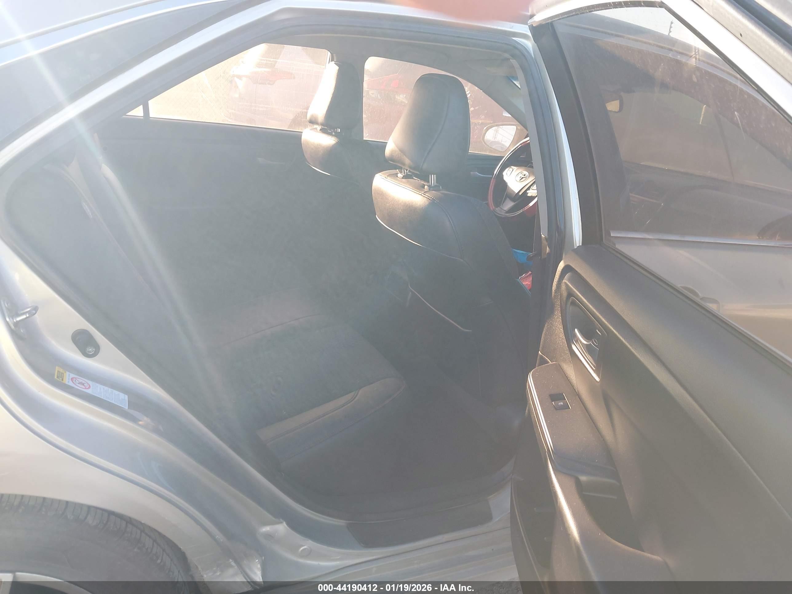TOYOTA CAMRY image 8