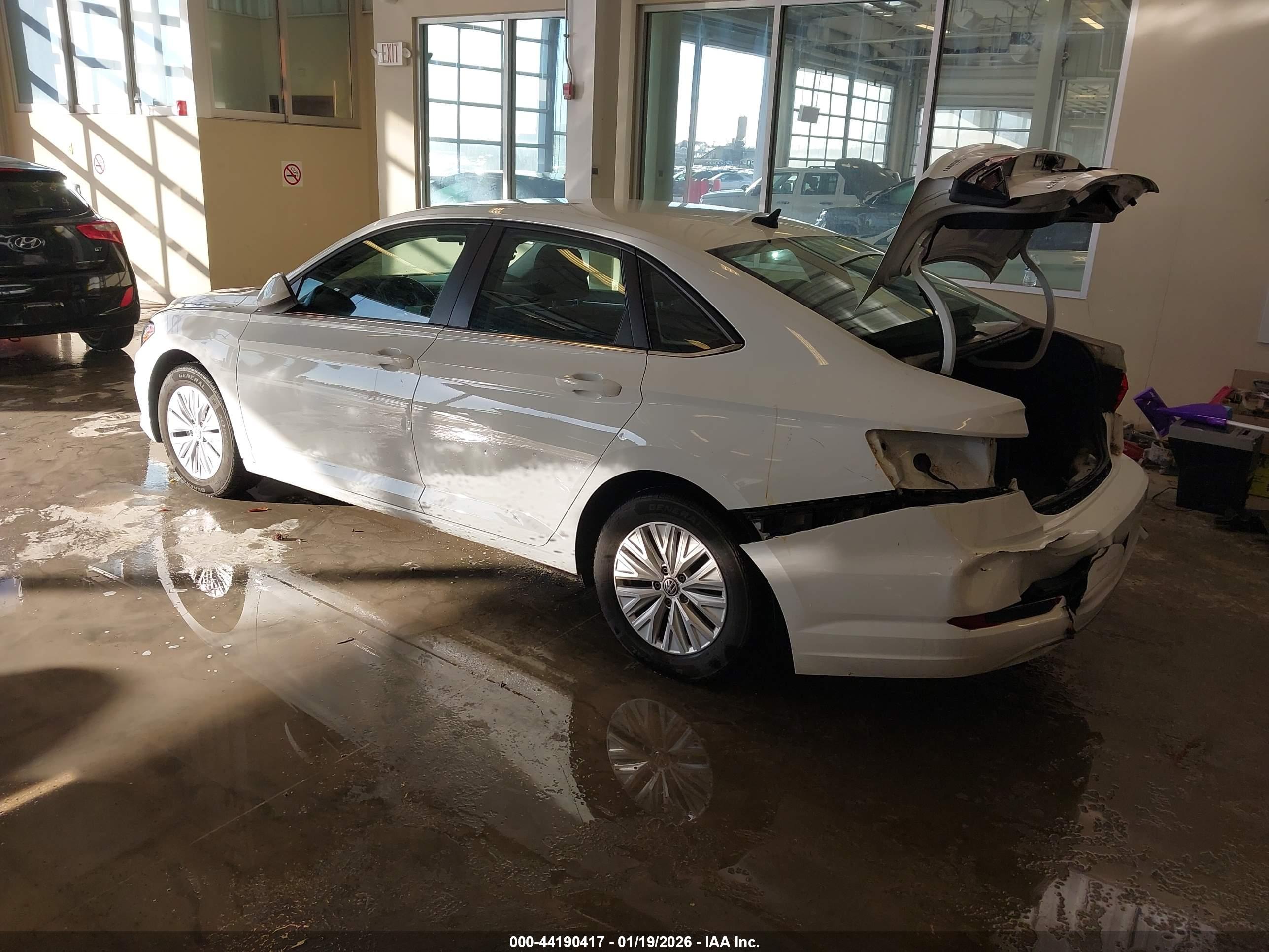 VOLKSWAGEN JETTA image 3