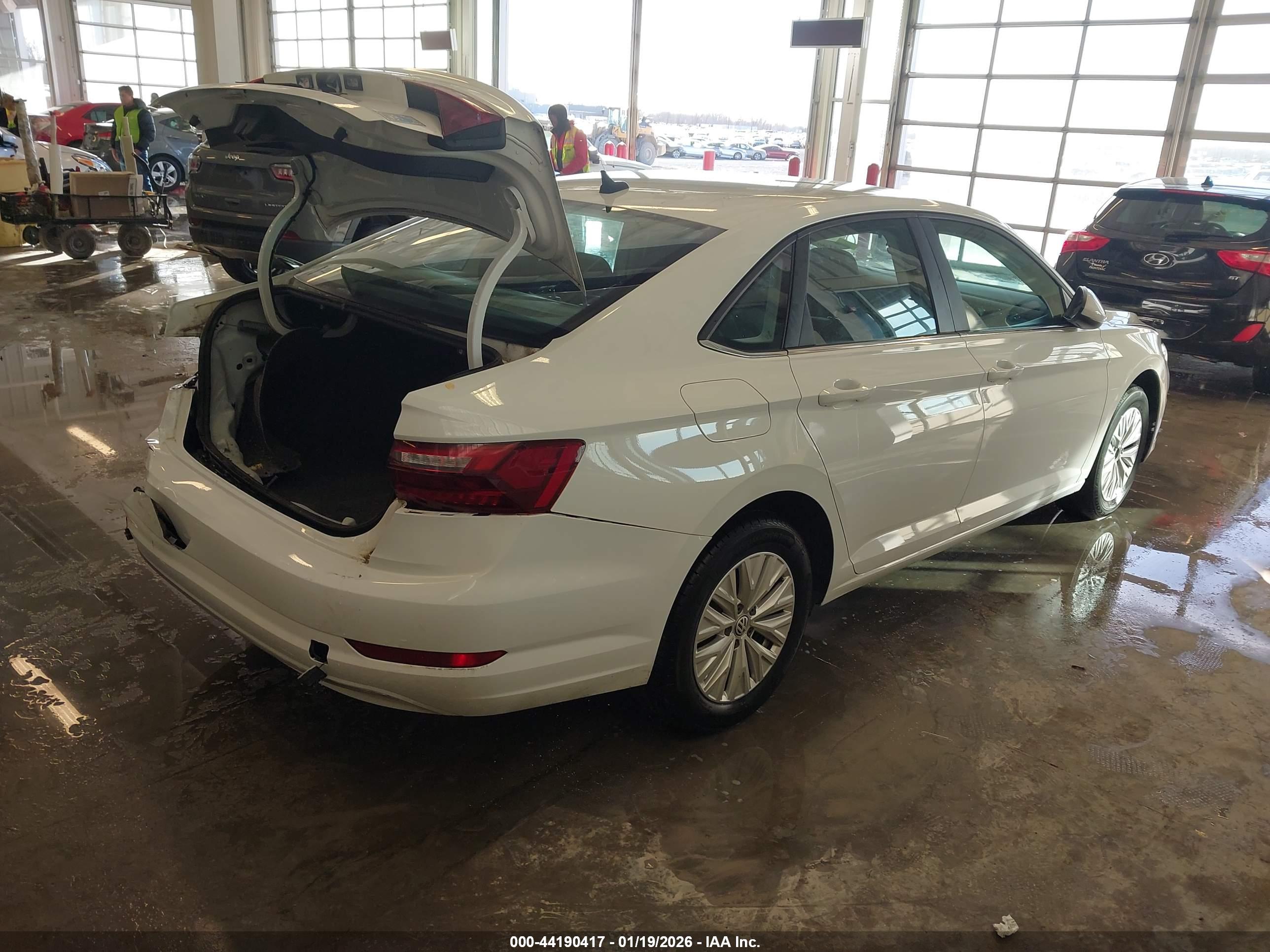 VOLKSWAGEN JETTA image 4