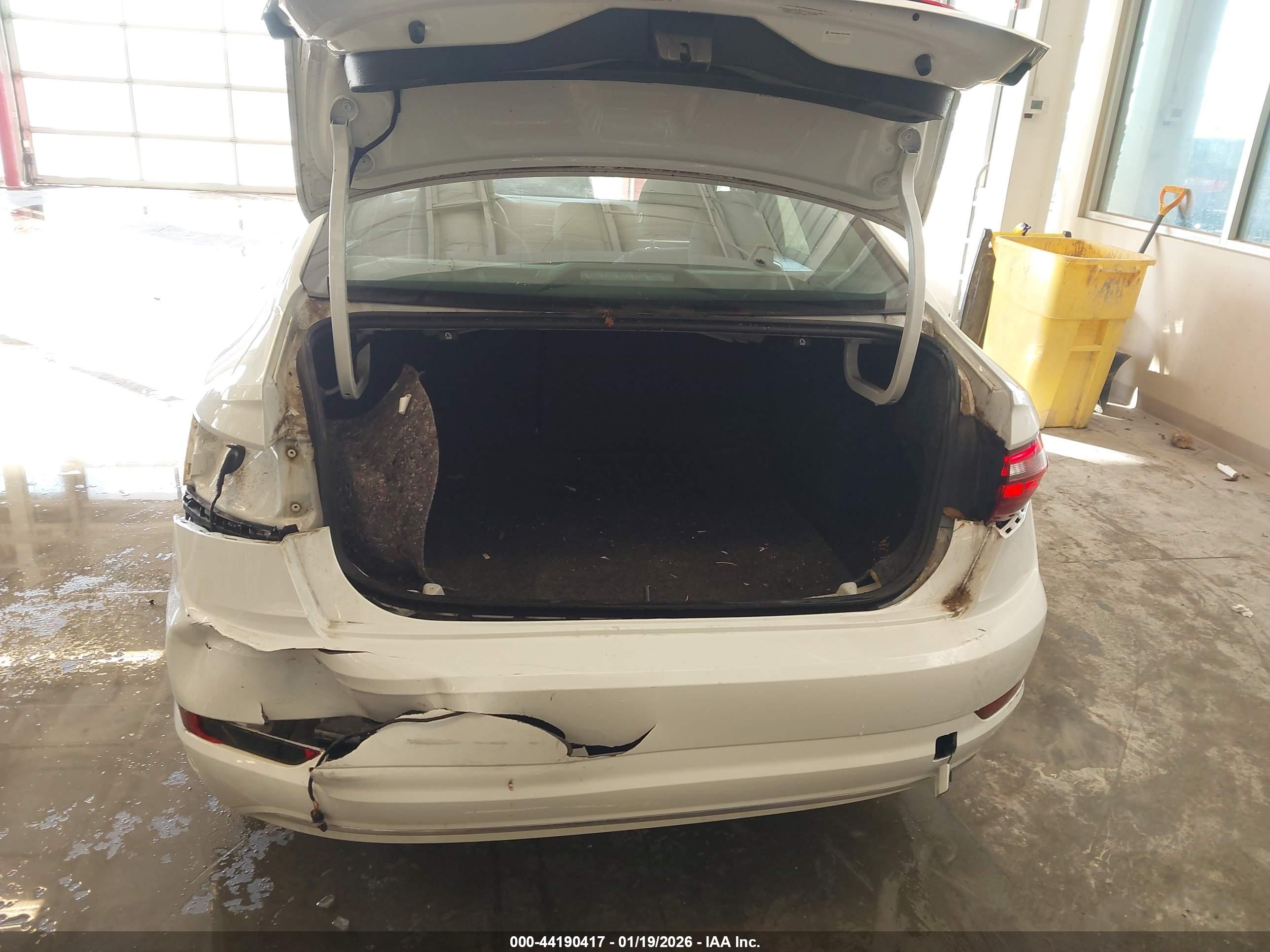 VOLKSWAGEN JETTA image 6