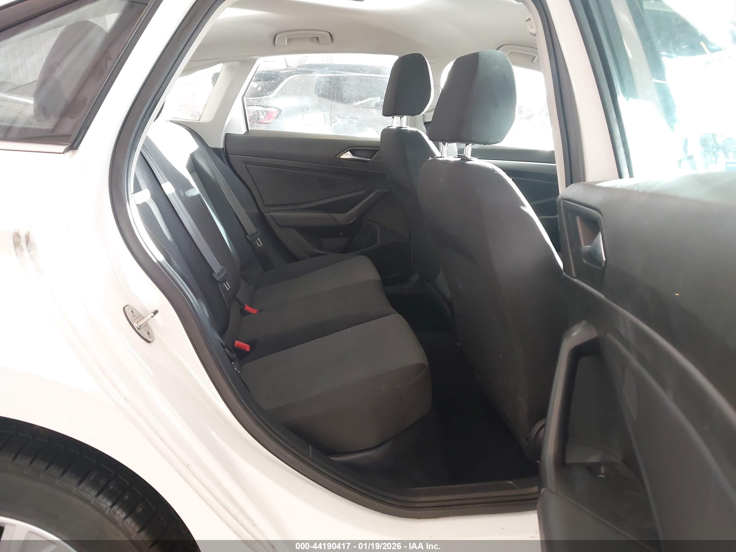 VOLKSWAGEN JETTA image 8