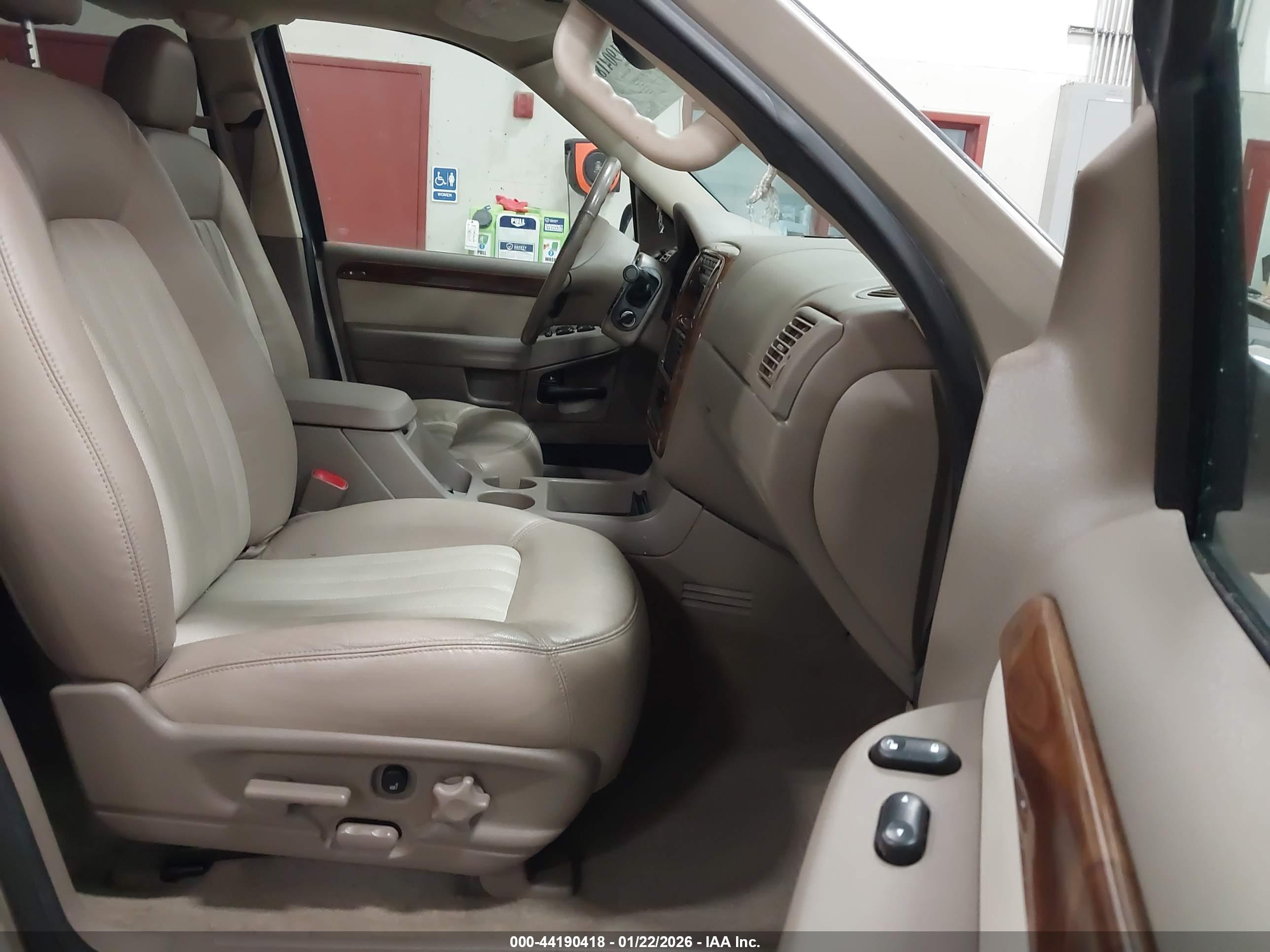 MERCURY MOUNTAINEER image 5