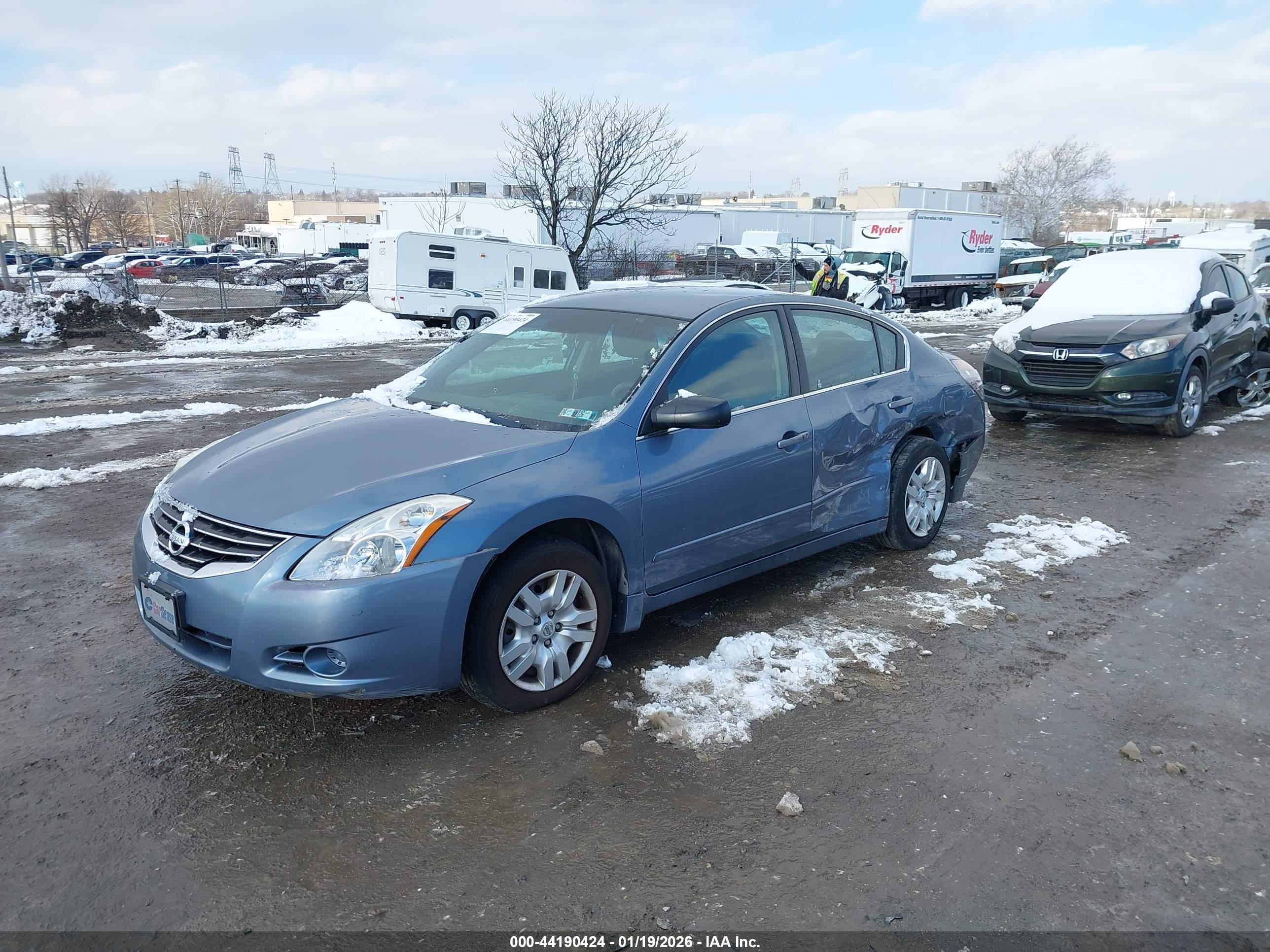 NISSAN ALTIMA image 2
