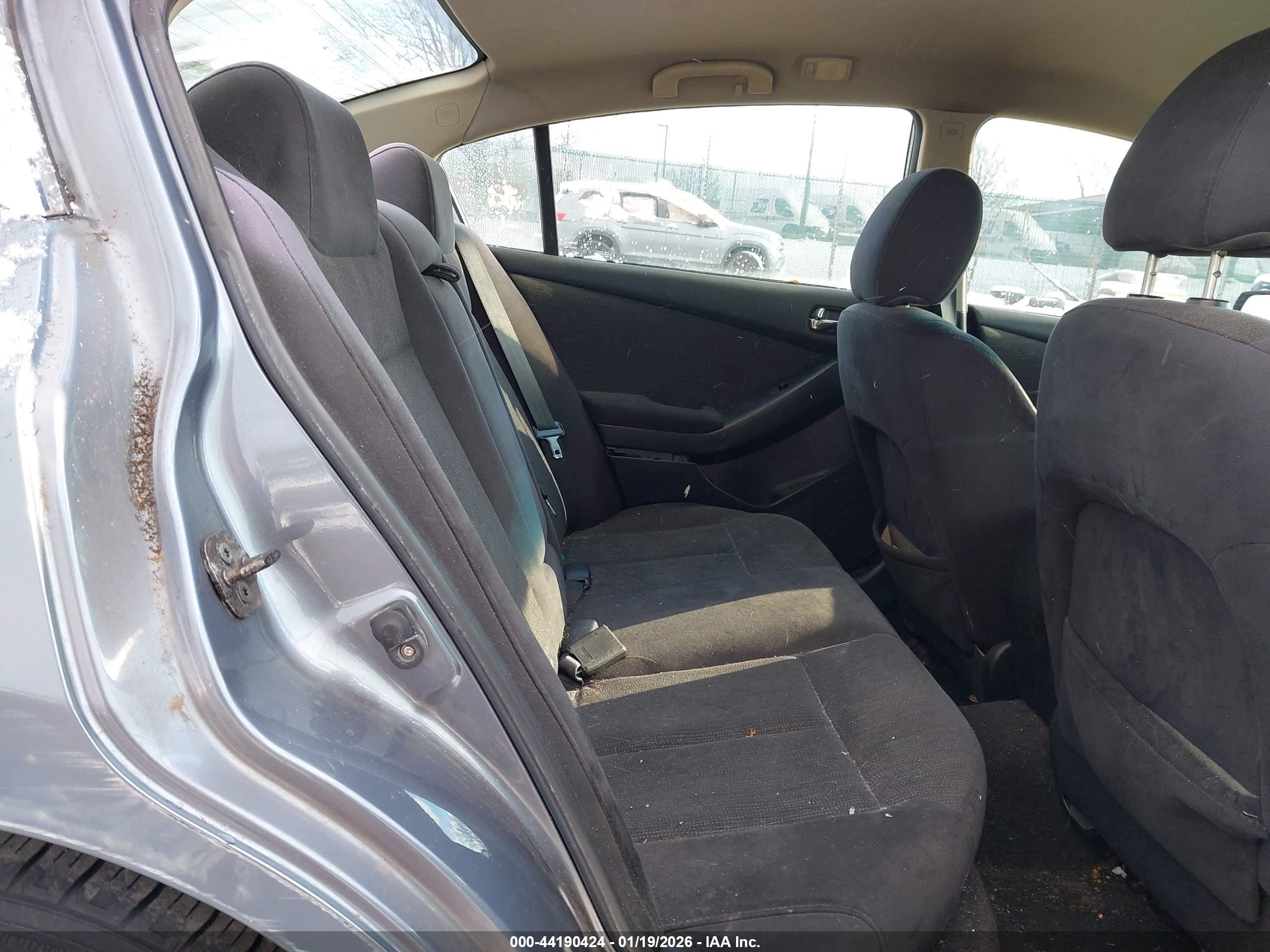 NISSAN ALTIMA image 8