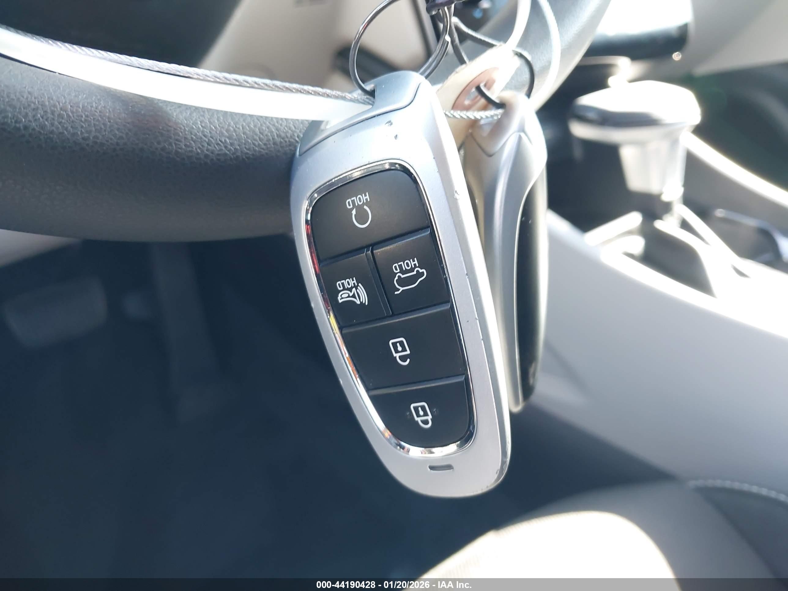 HYUNDAI TUCSON image 11