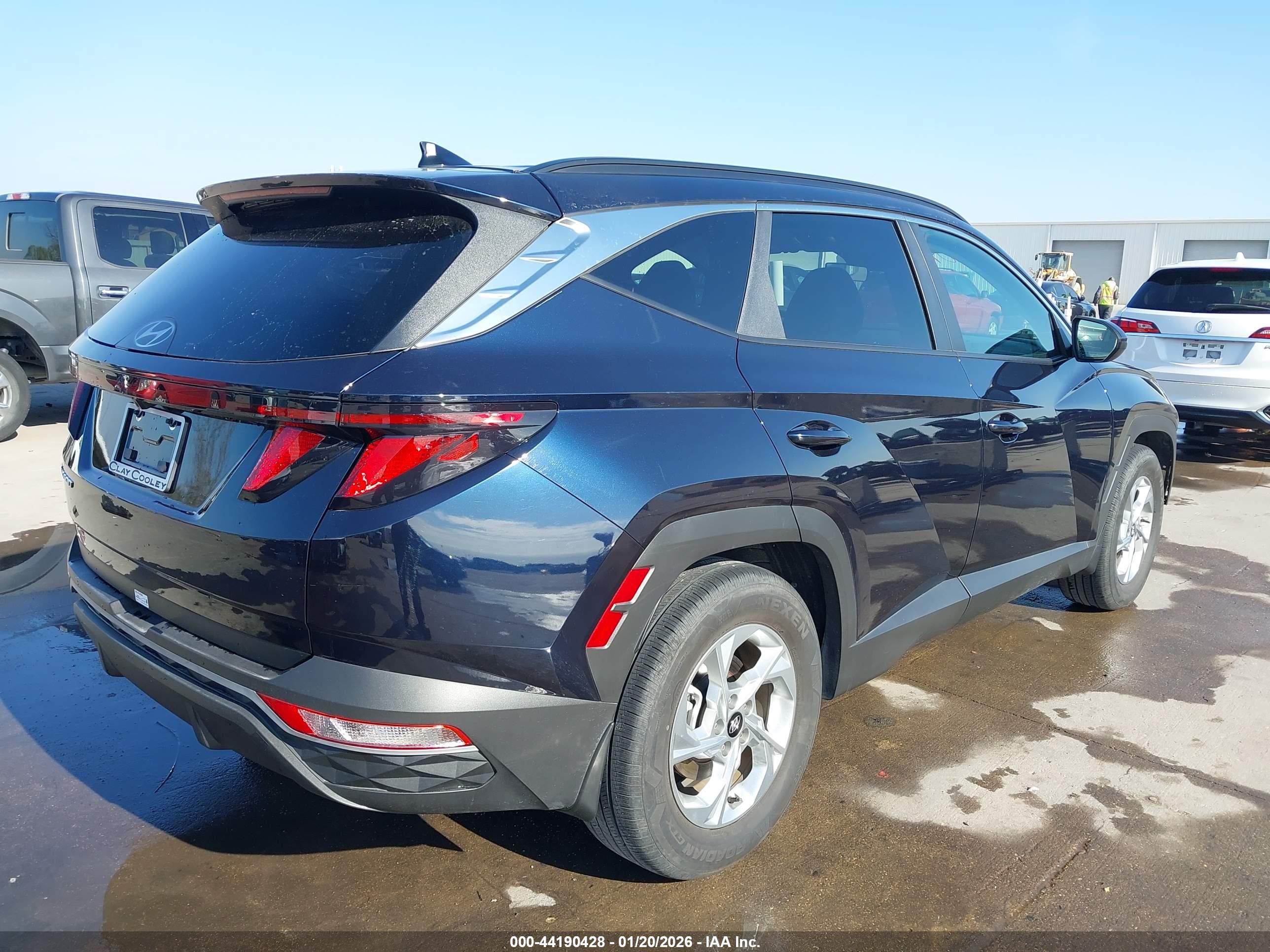 HYUNDAI TUCSON image 4