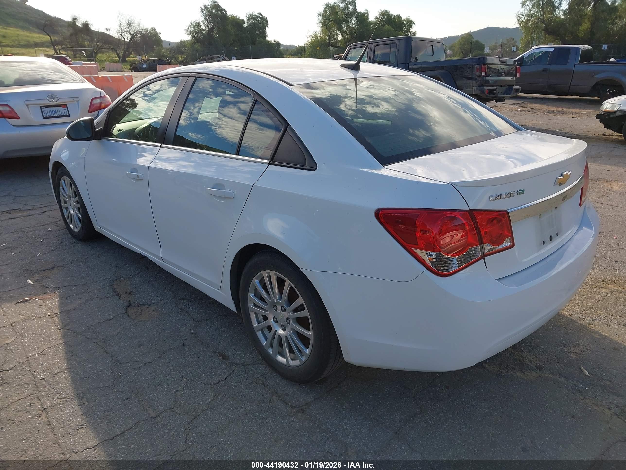 CHEVROLET CRUZE image 3