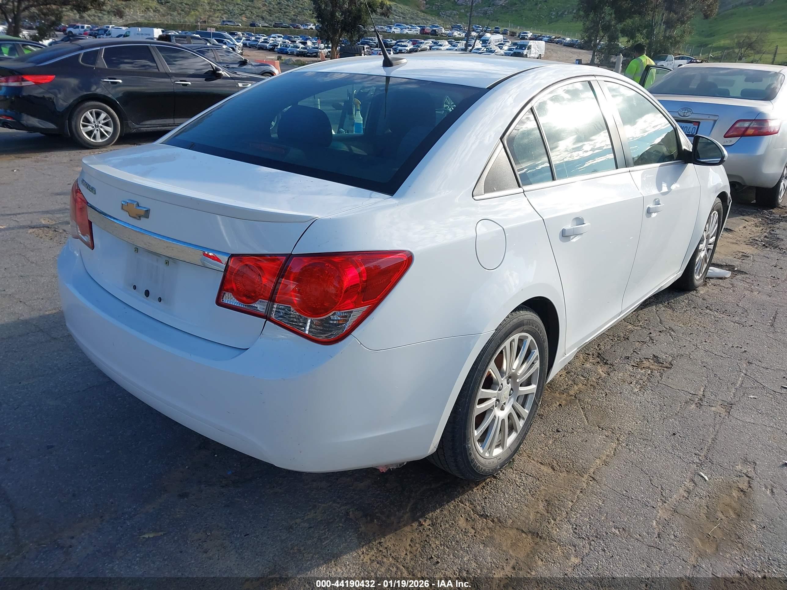 CHEVROLET CRUZE image 4