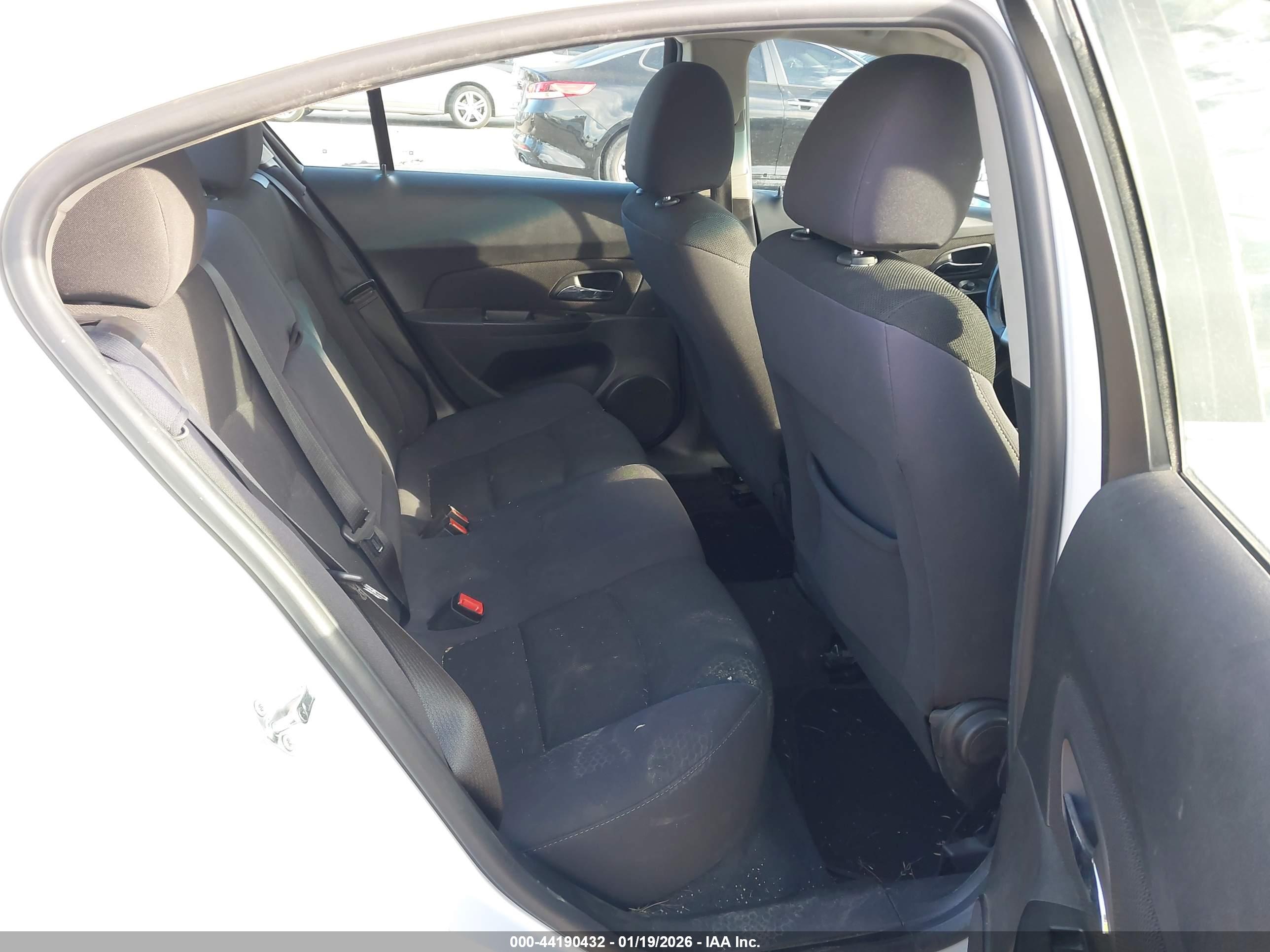 CHEVROLET CRUZE image 8