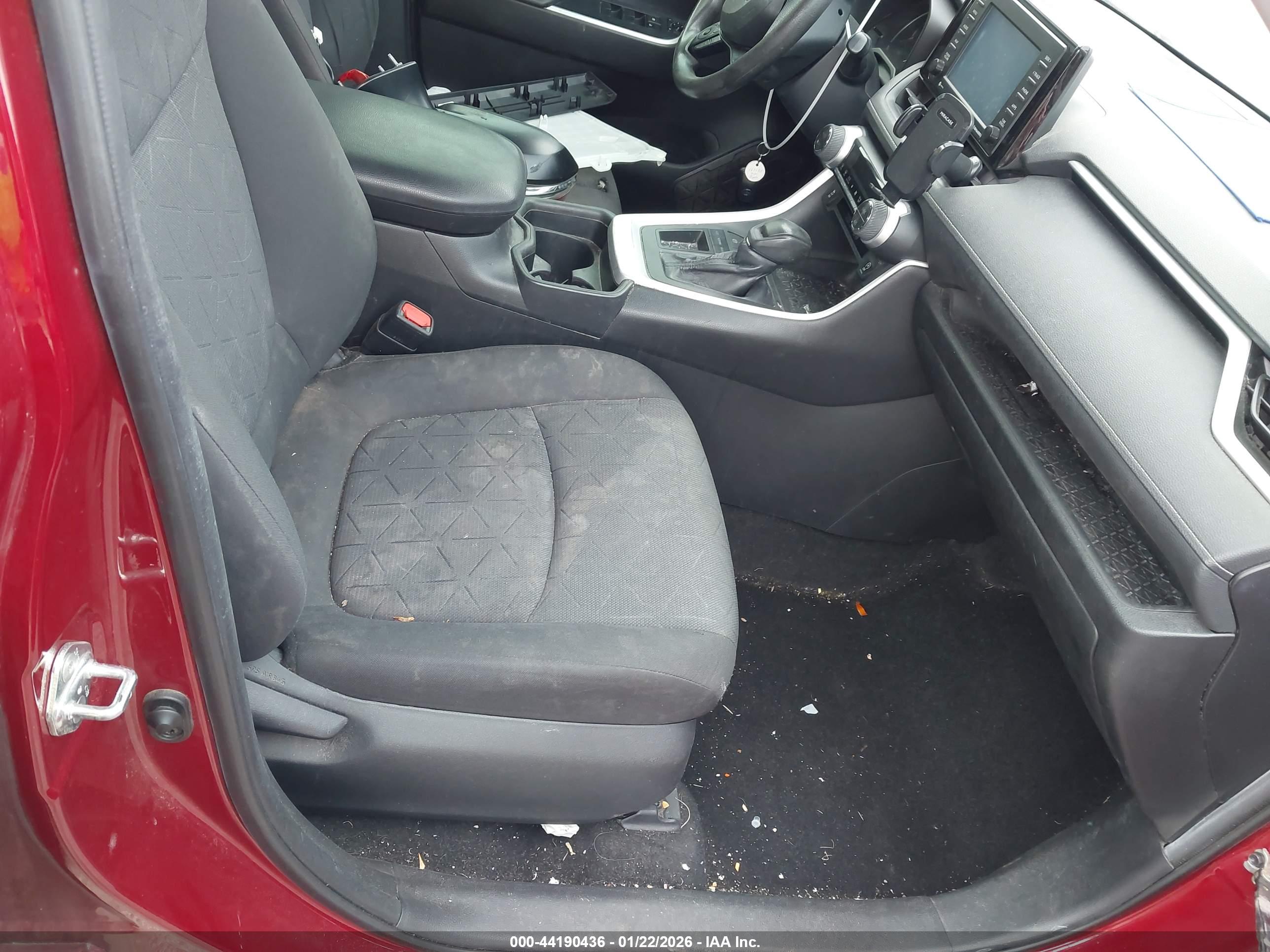 TOYOTA RAV4 image 5