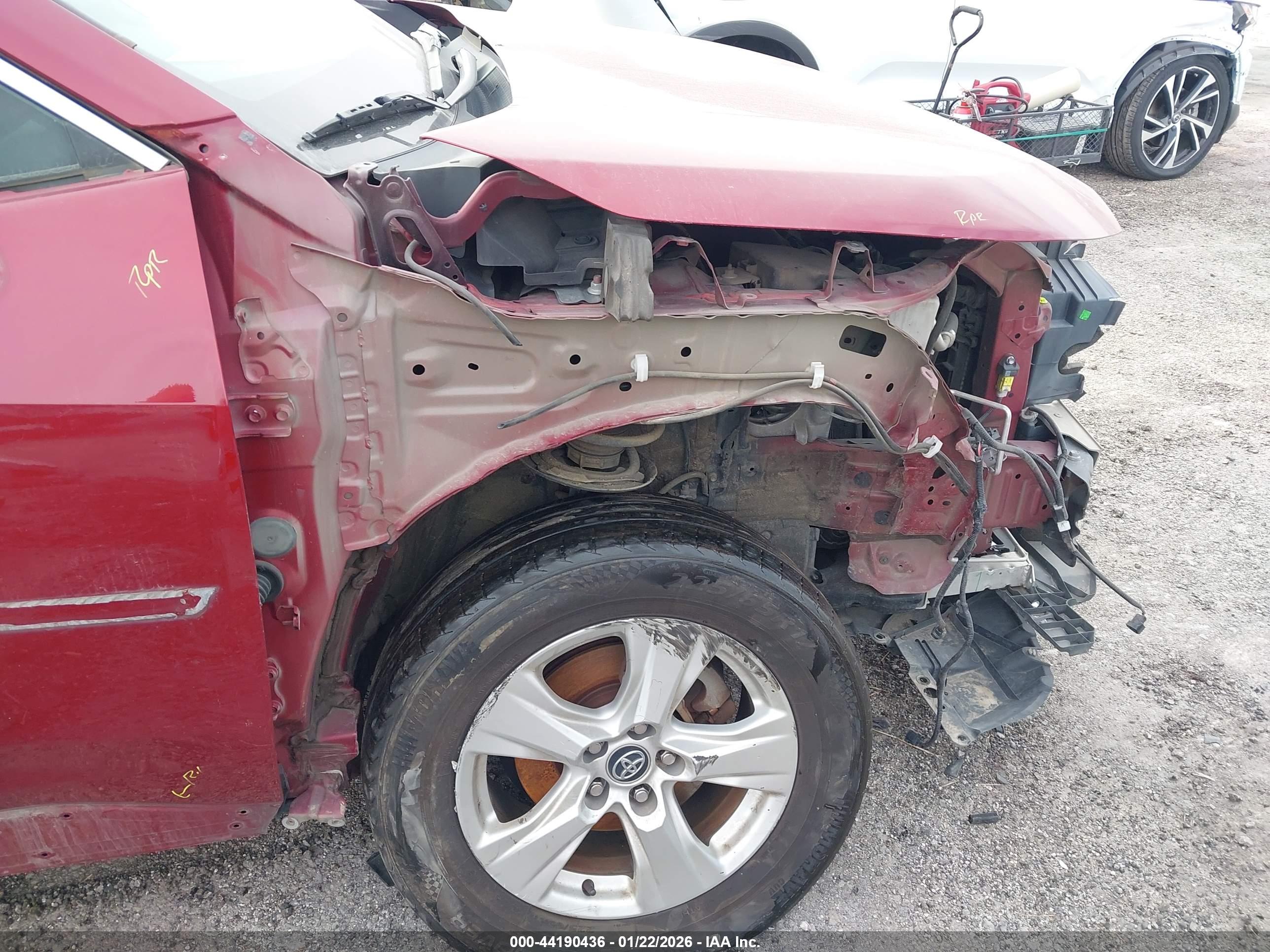 TOYOTA RAV4 image 6