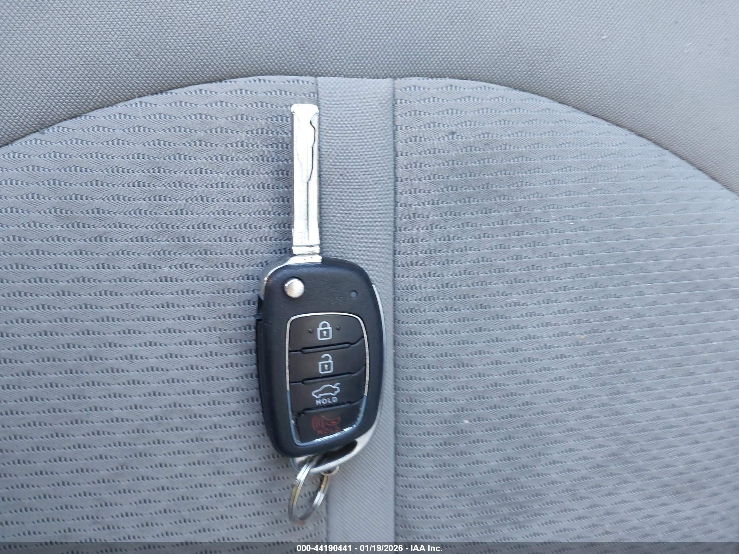 HYUNDAI SONATA image 11
