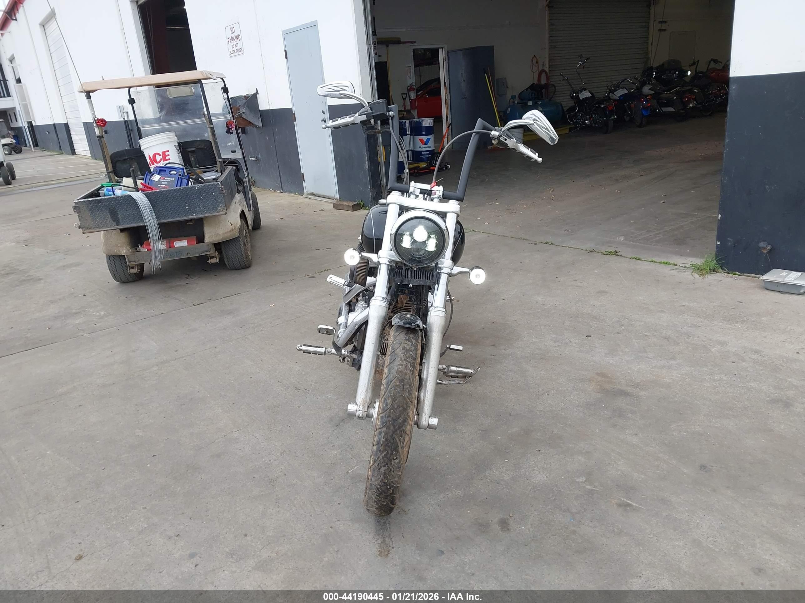 HARLEY-DAVIDSON FXDC image 5