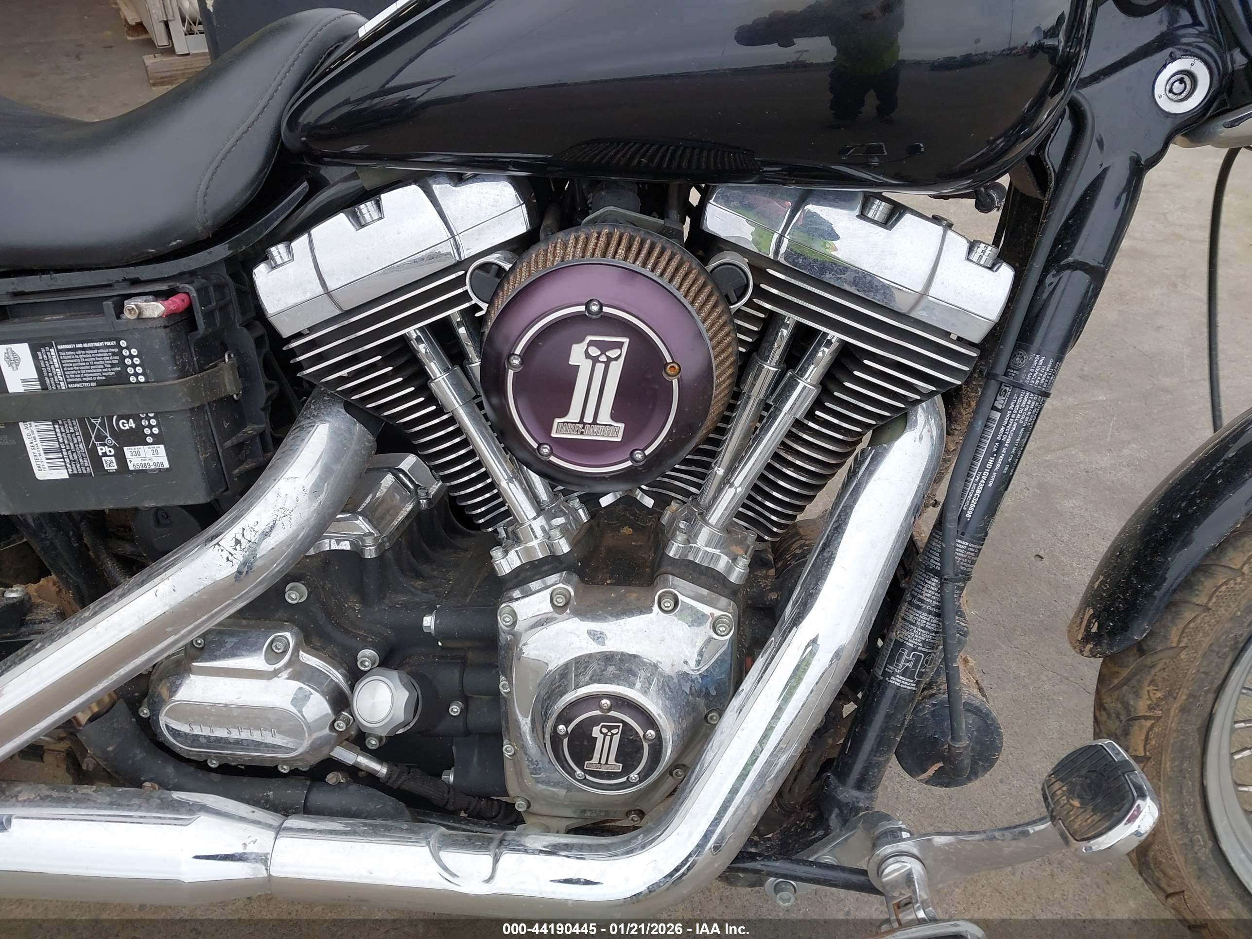 HARLEY-DAVIDSON FXDC image 8