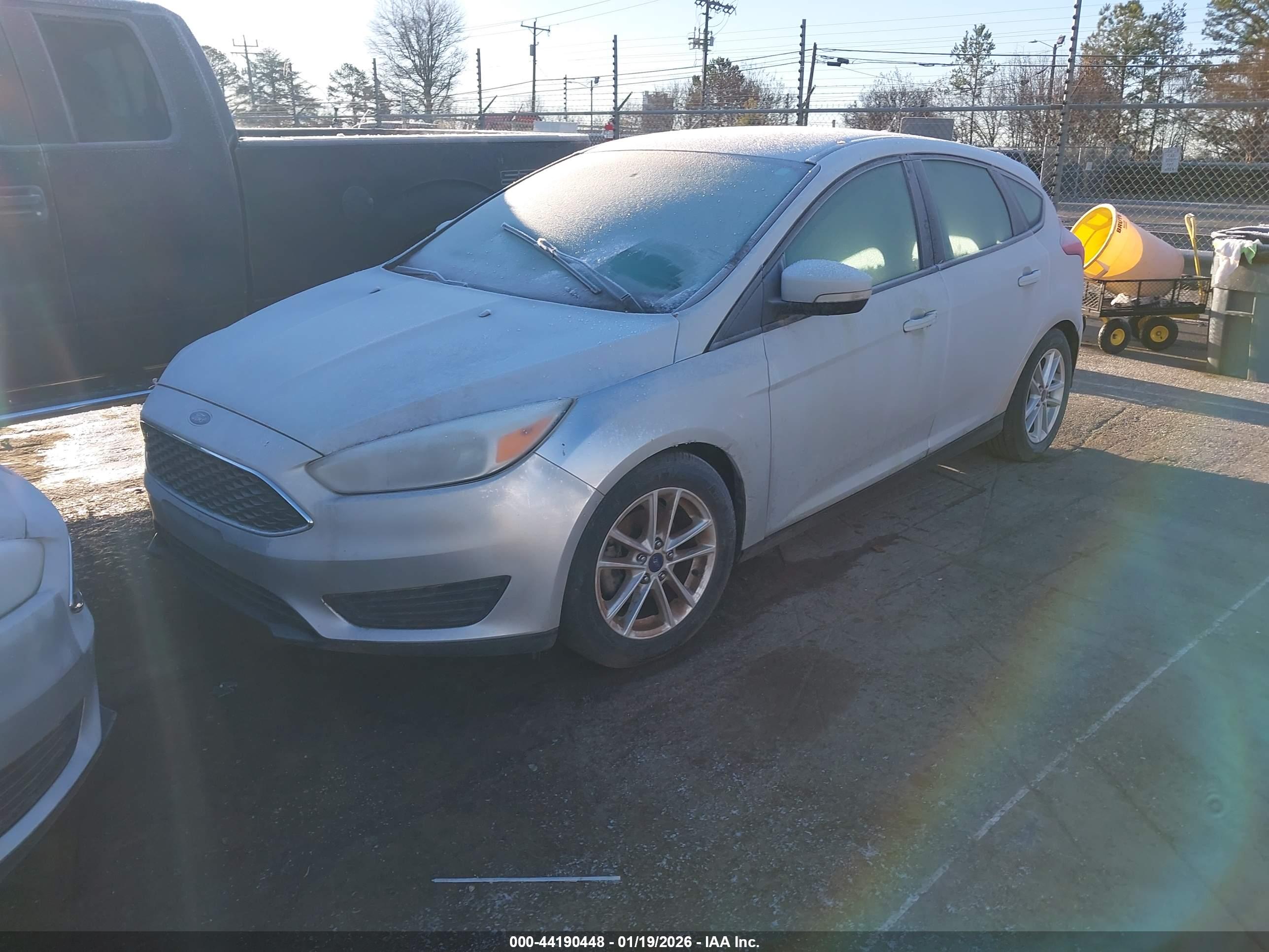 FORD FOCUS image 2