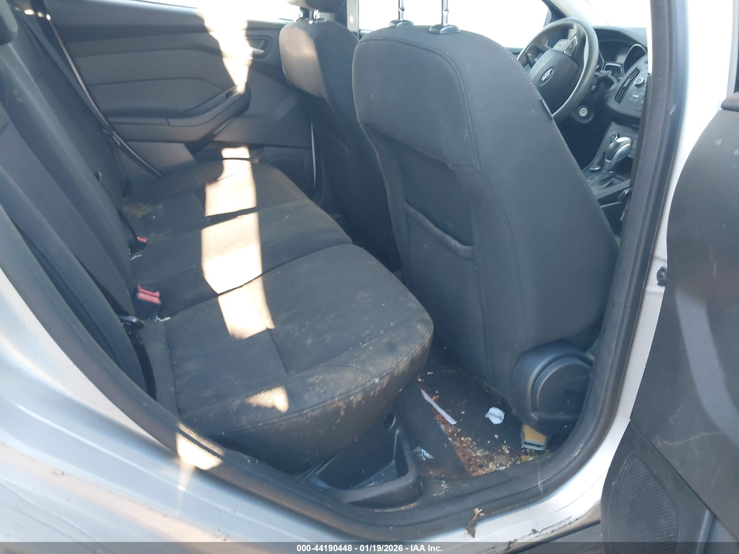 FORD FOCUS image 8