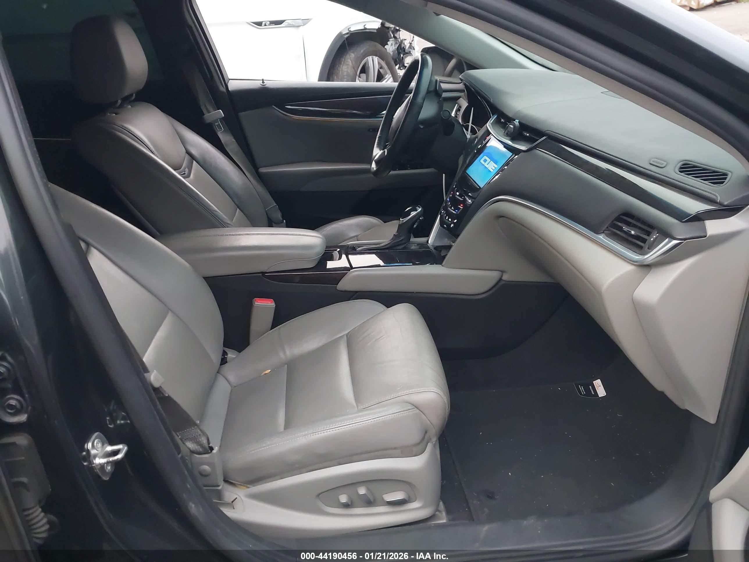 CADILLAC XTS image 5