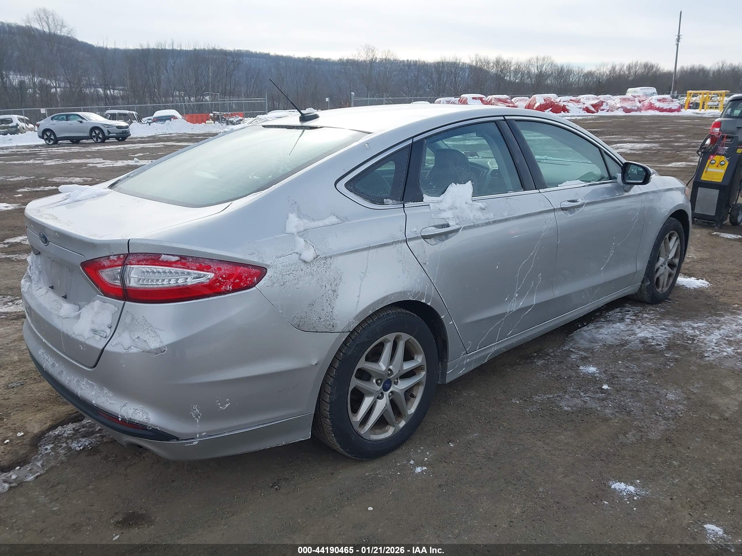 FORD FUSION image 4