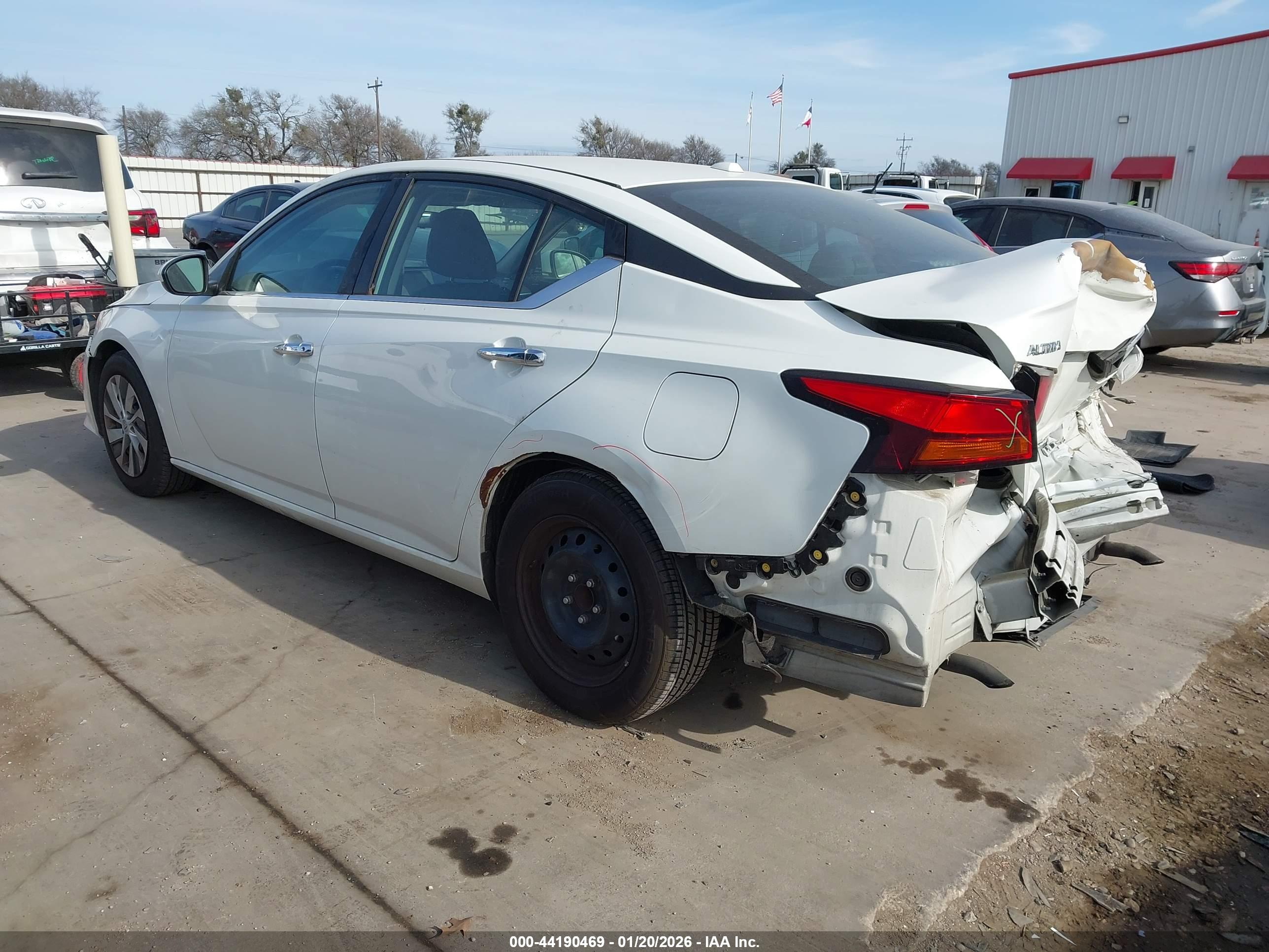 NISSAN ALTIMA image 3