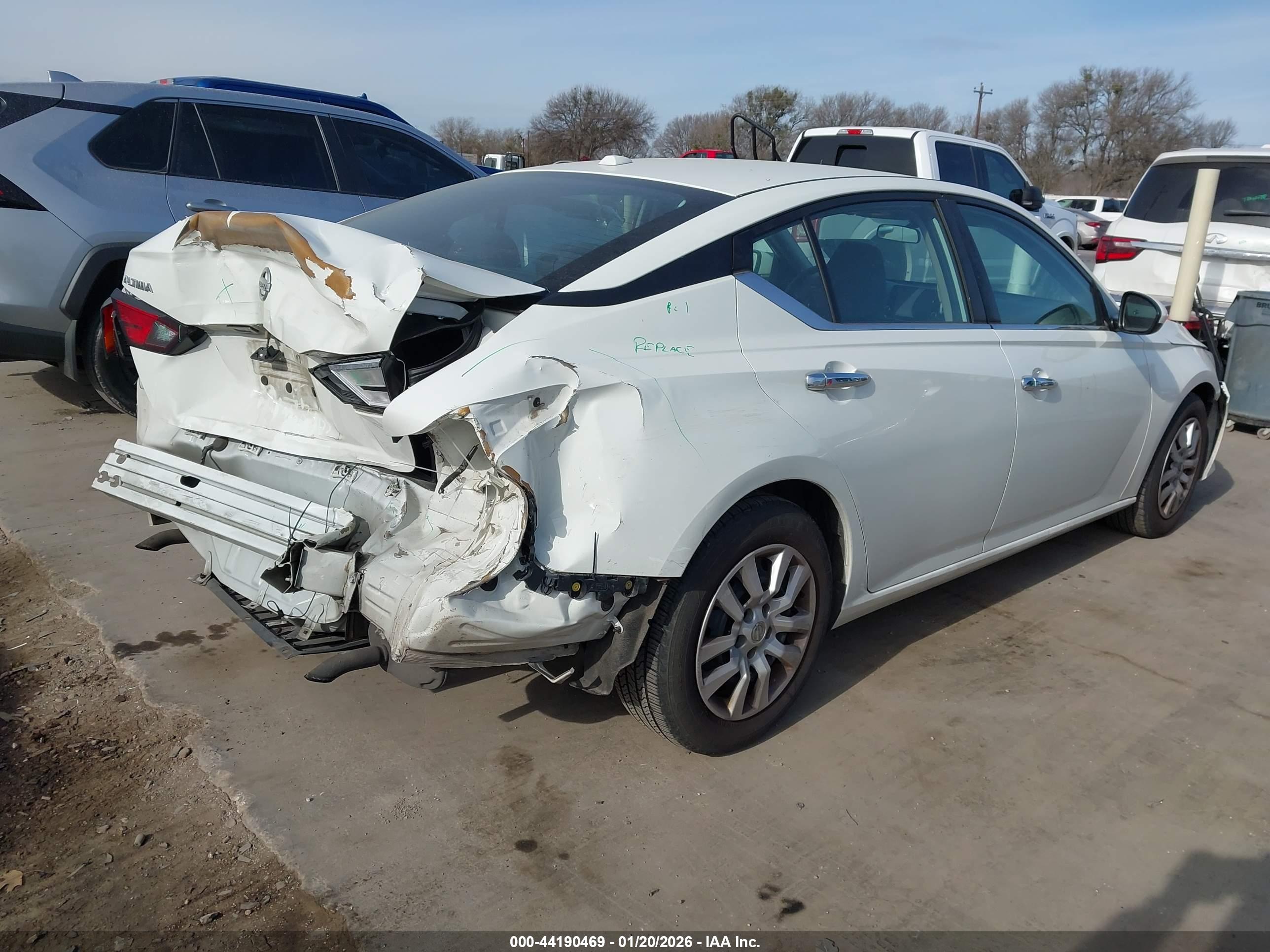 NISSAN ALTIMA image 4