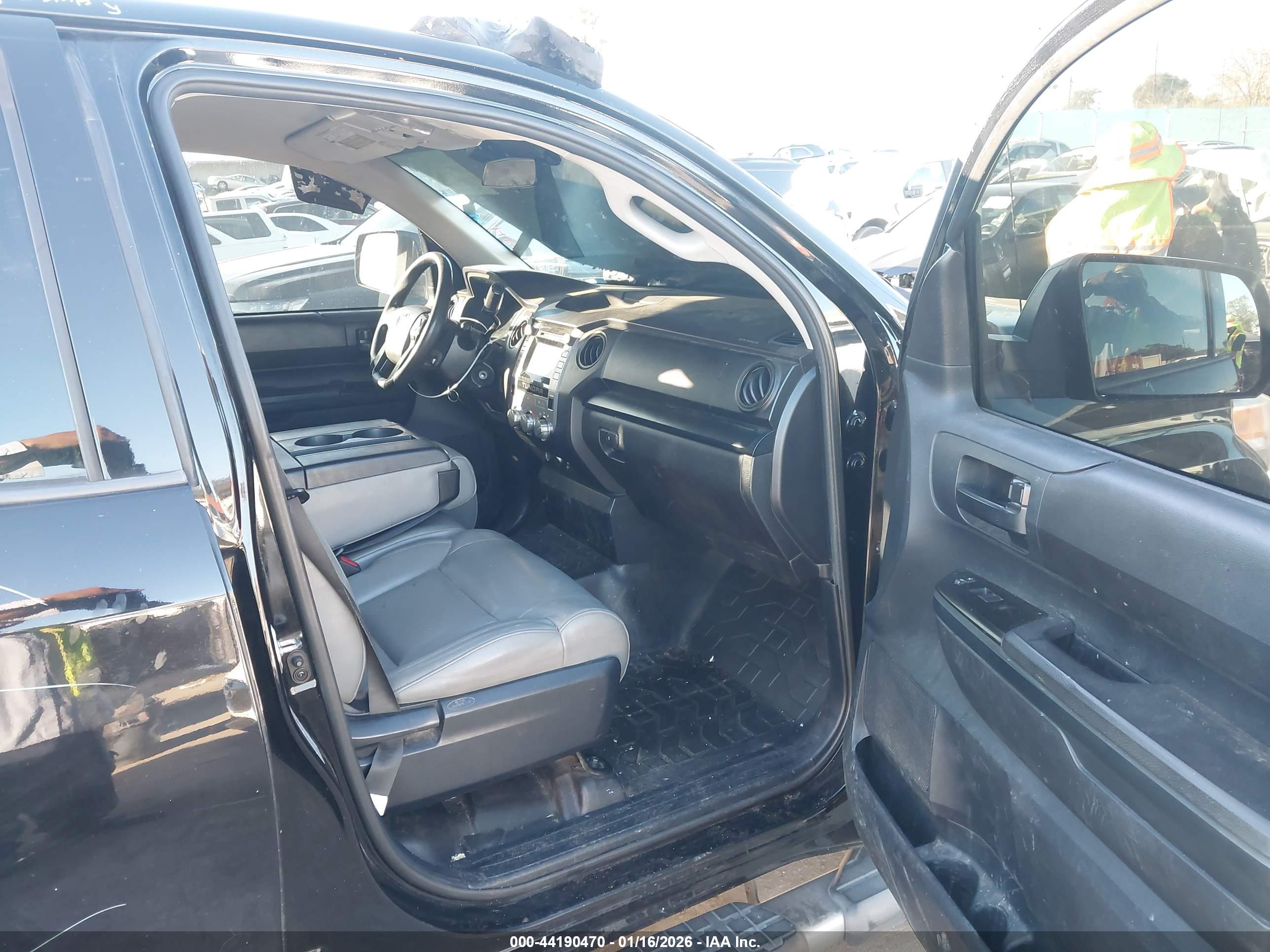 TOYOTA TUNDRA image 5