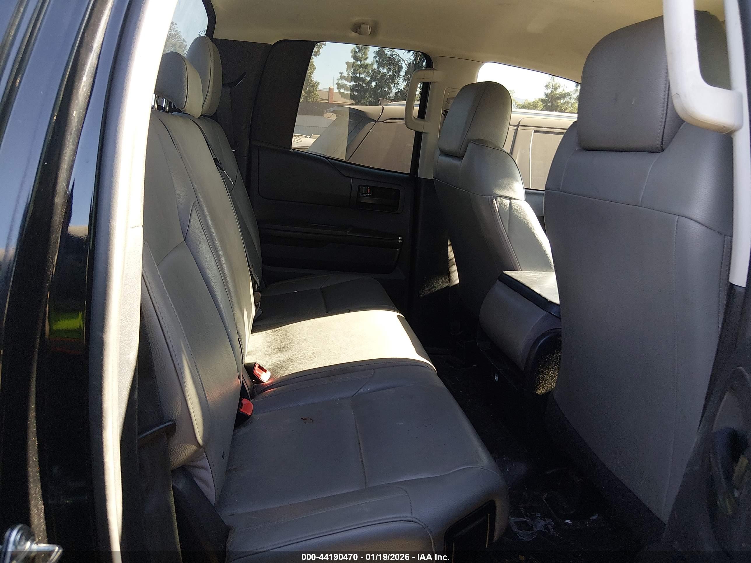TOYOTA TUNDRA image 8