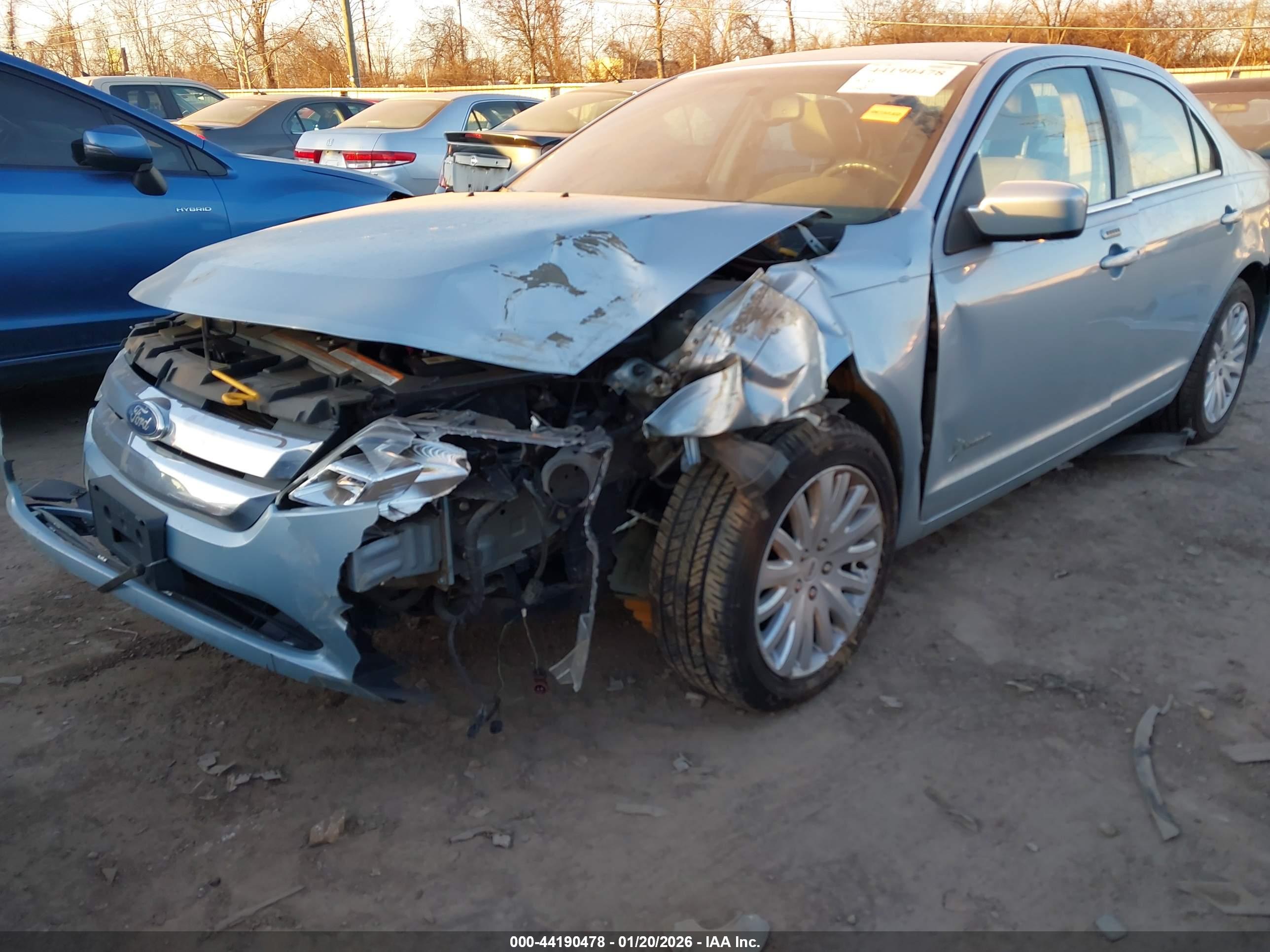 FORD FUSION image 6