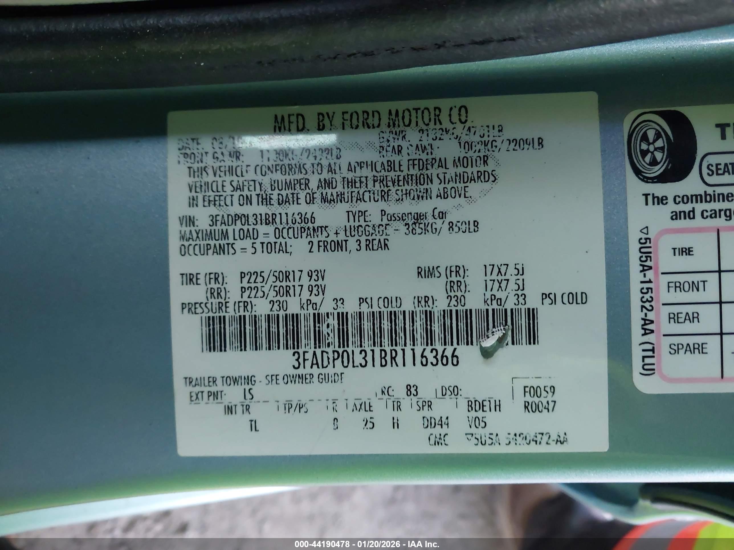 FORD FUSION image 9