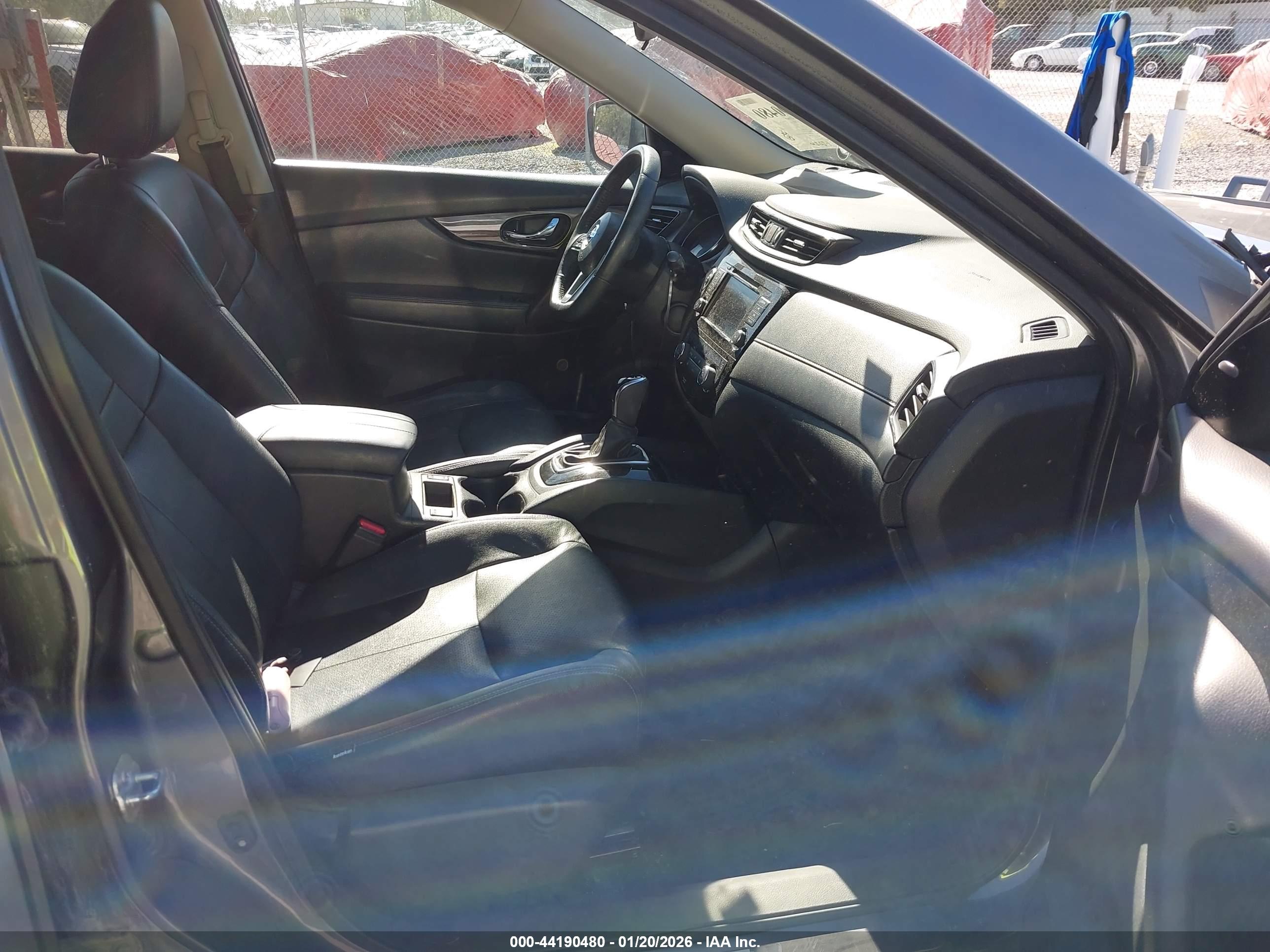 NISSAN ROGUE image 5