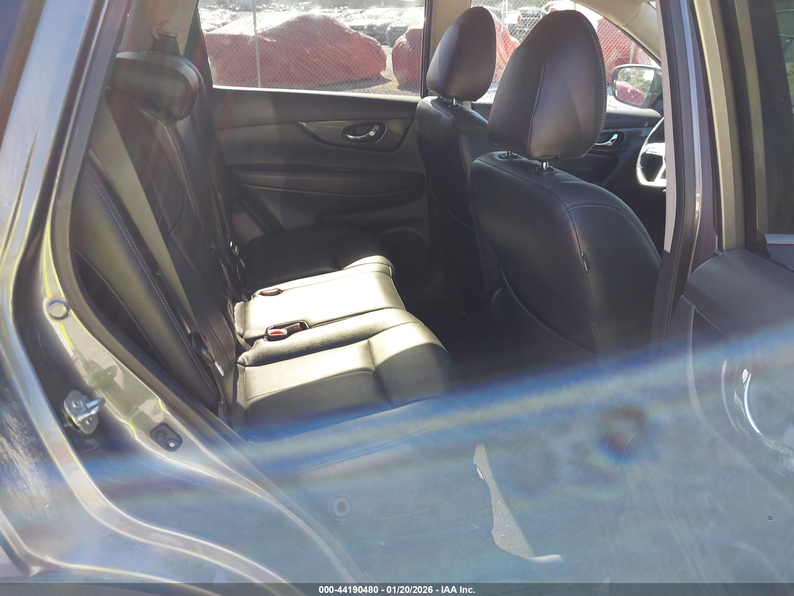 NISSAN ROGUE image 8