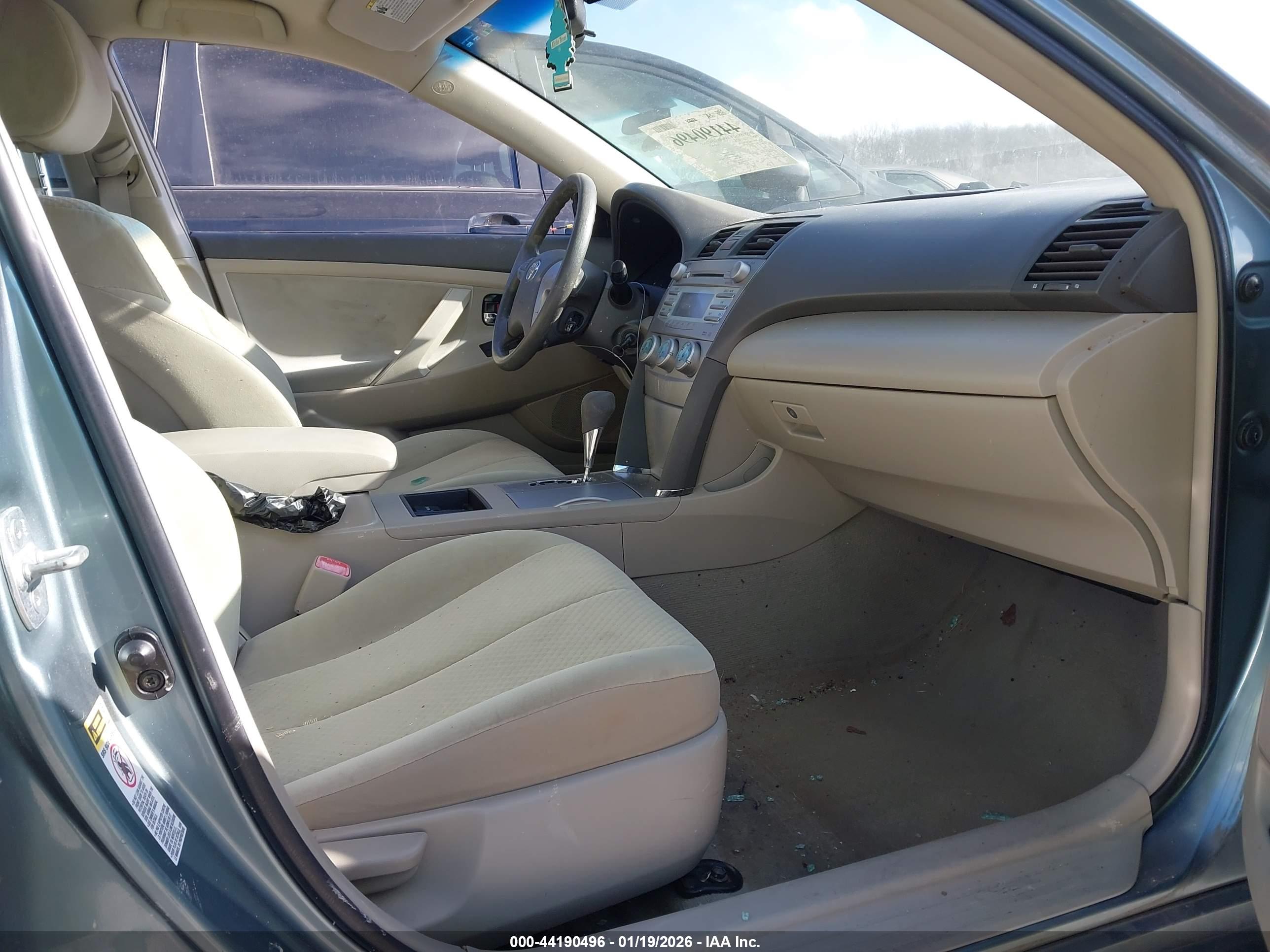TOYOTA CAMRY image 5