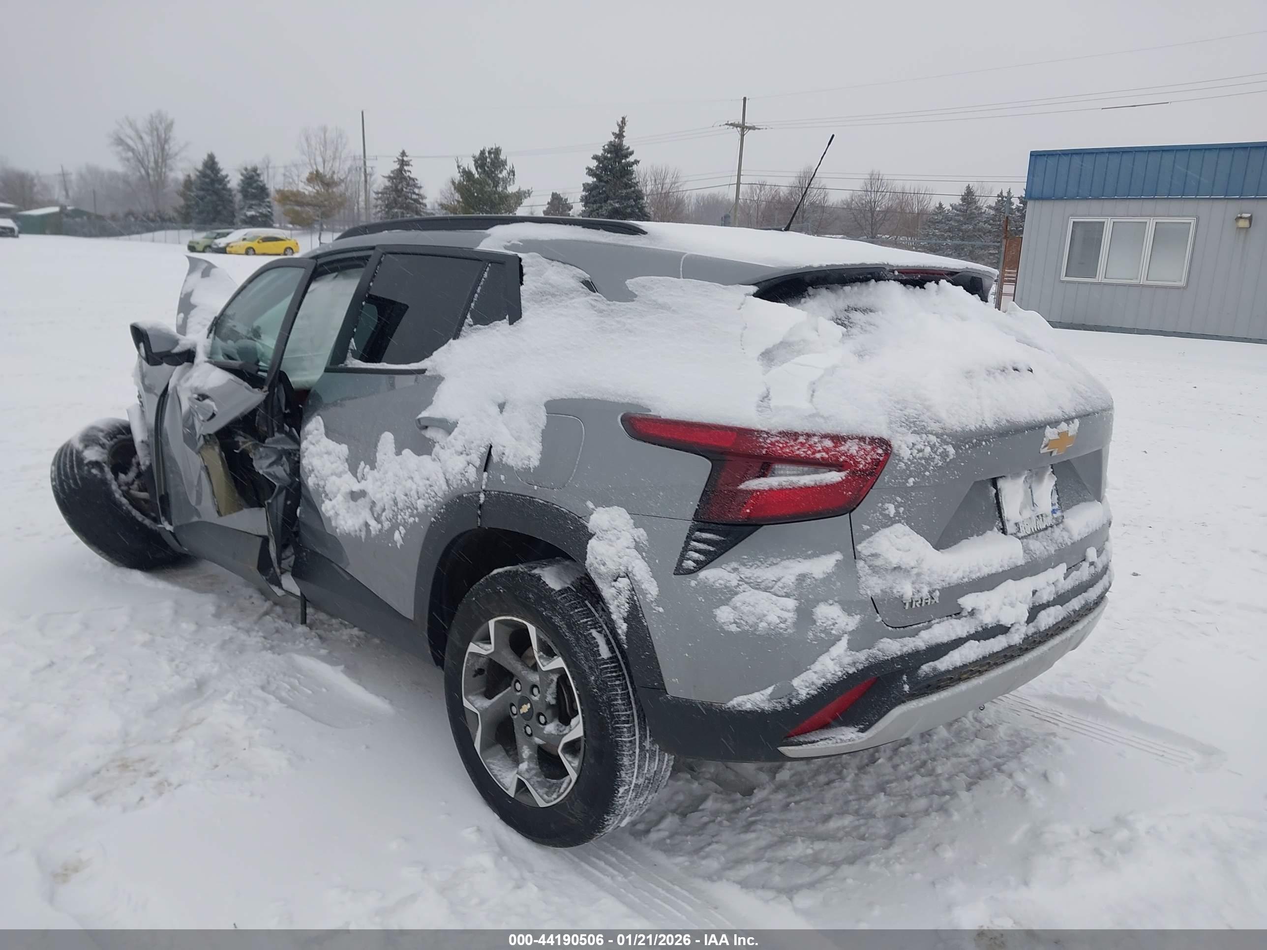 CHEVROLET TRAX image 3
