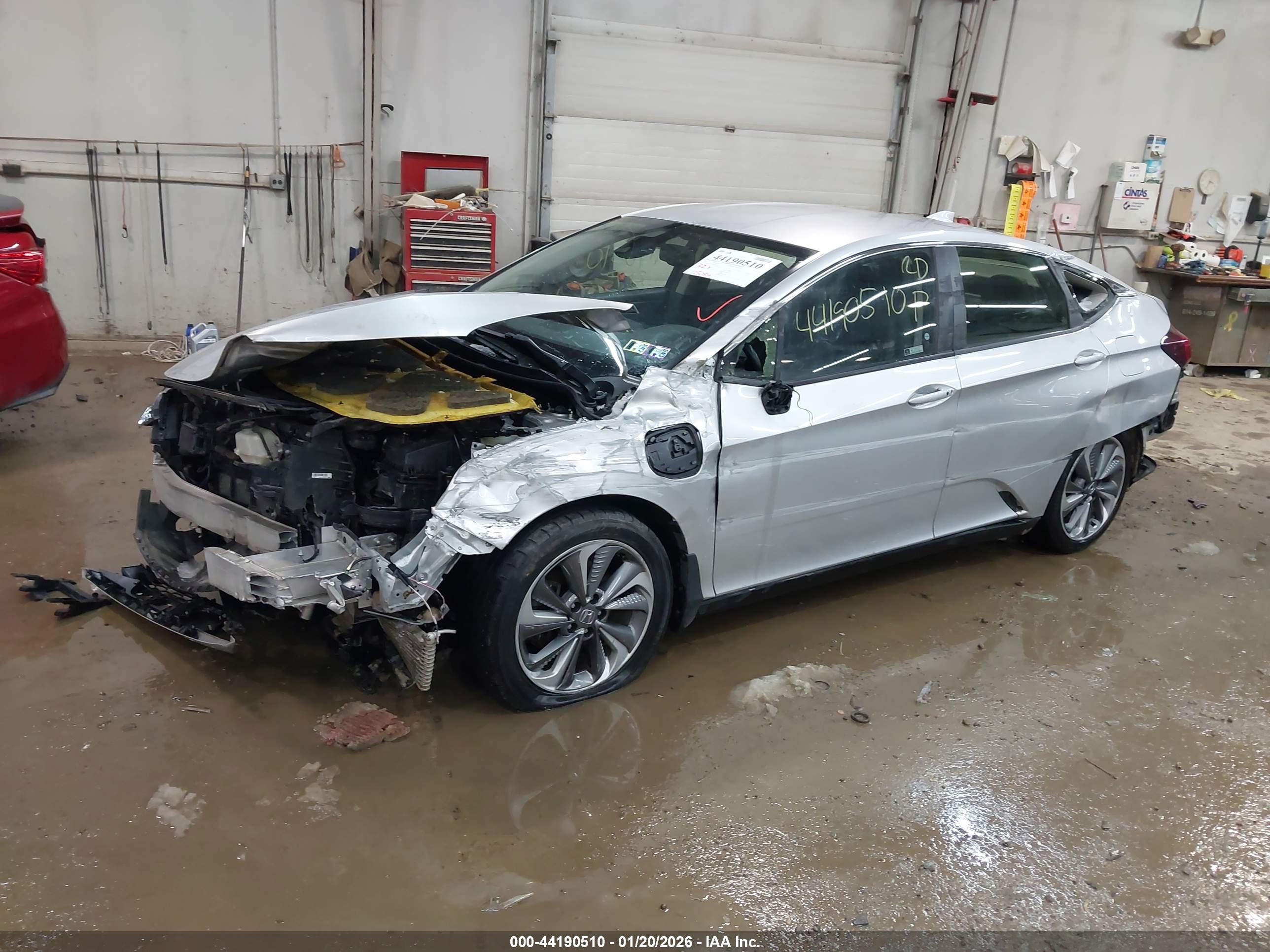 HONDA CLARITY image 2