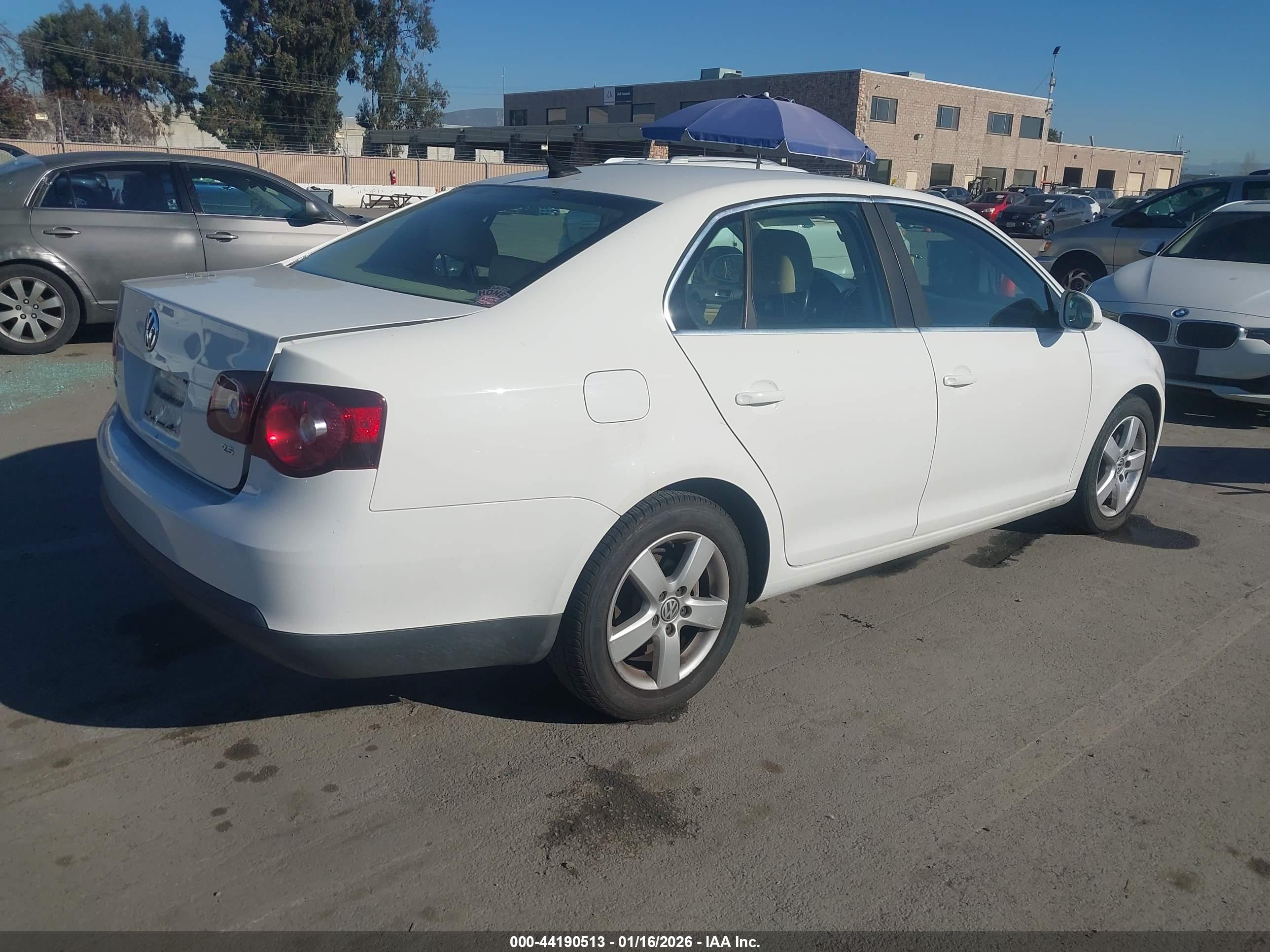VOLKSWAGEN JETTA image 4