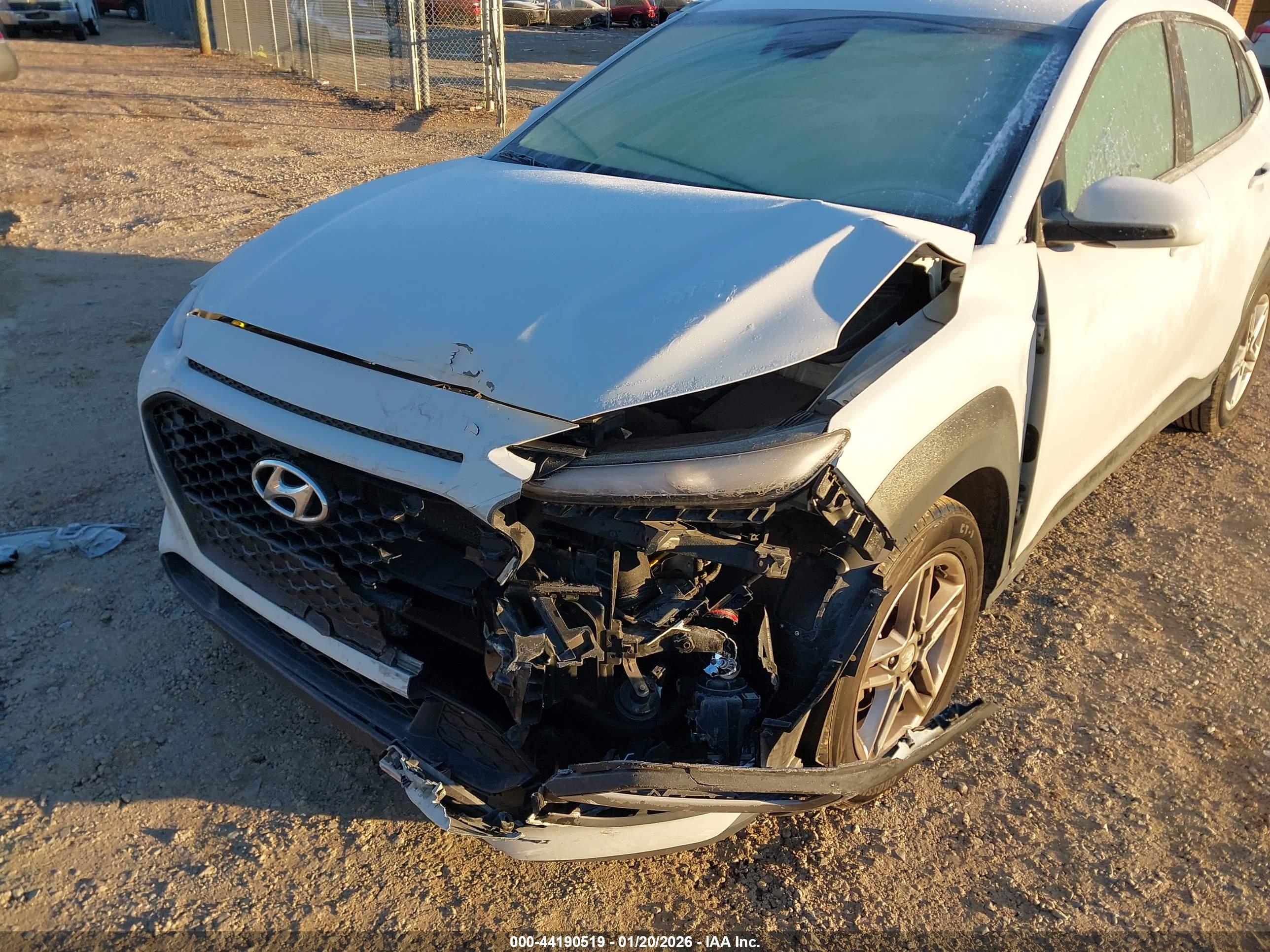 HYUNDAI KONA image 6