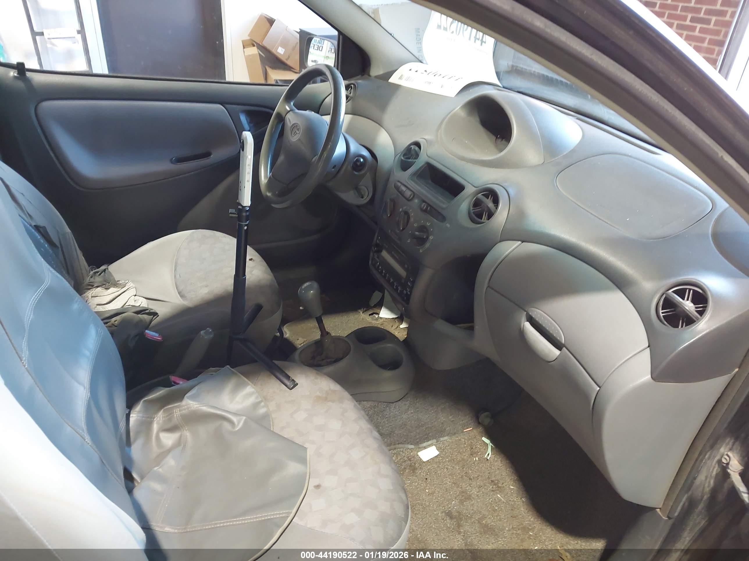 TOYOTA ECHO image 5