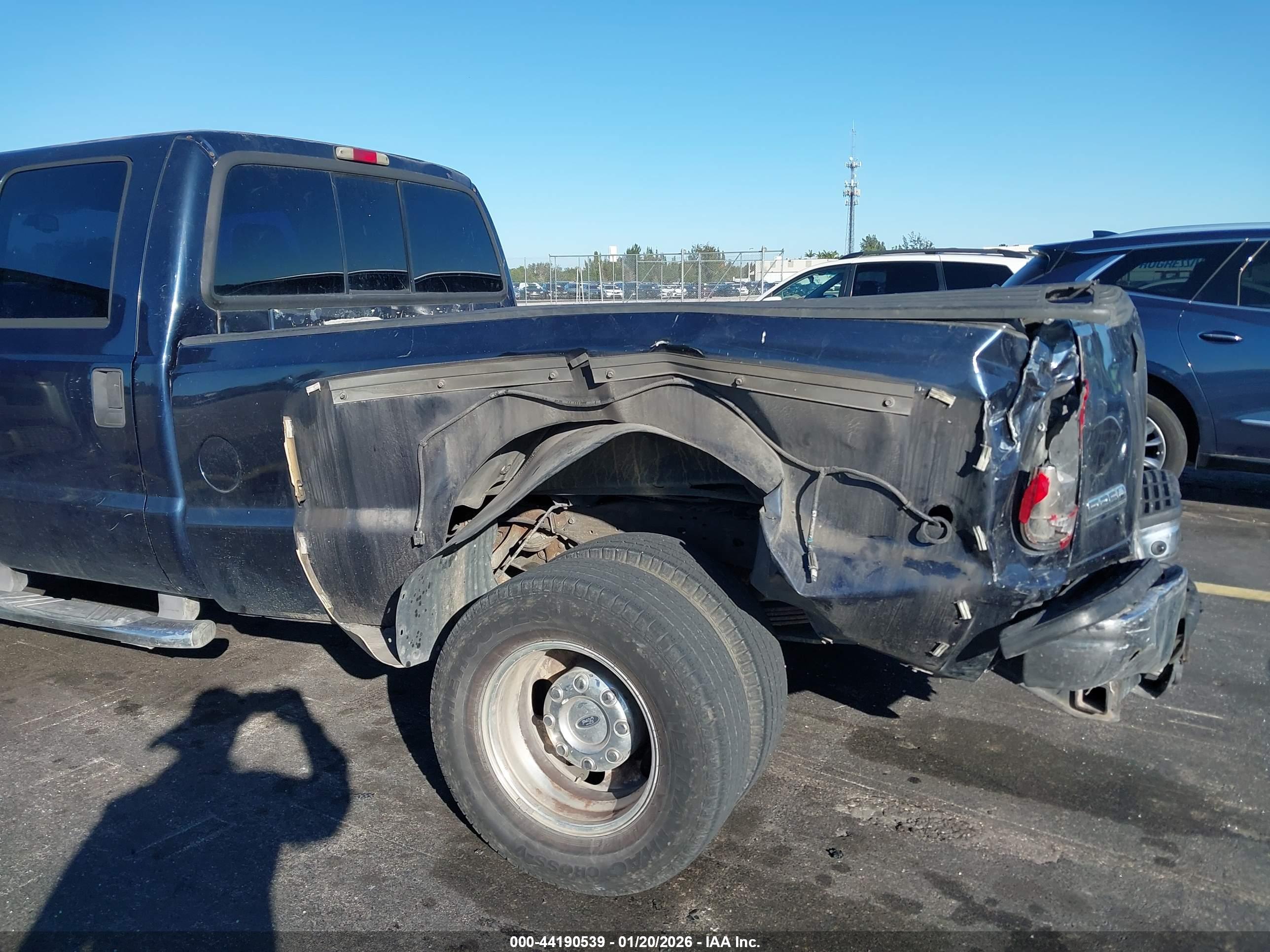 FORD F-350 image 6