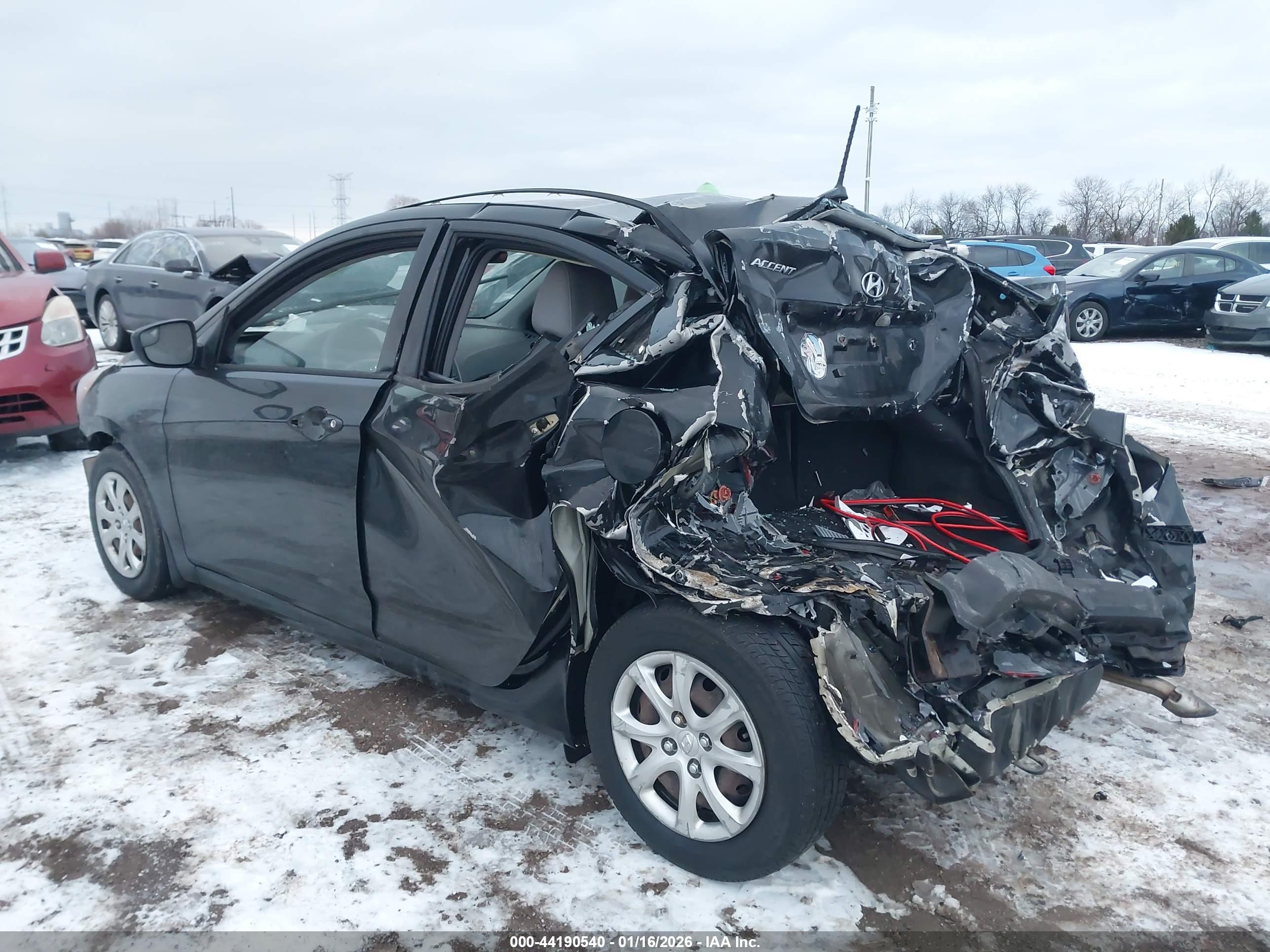 HYUNDAI ACCENT image 3