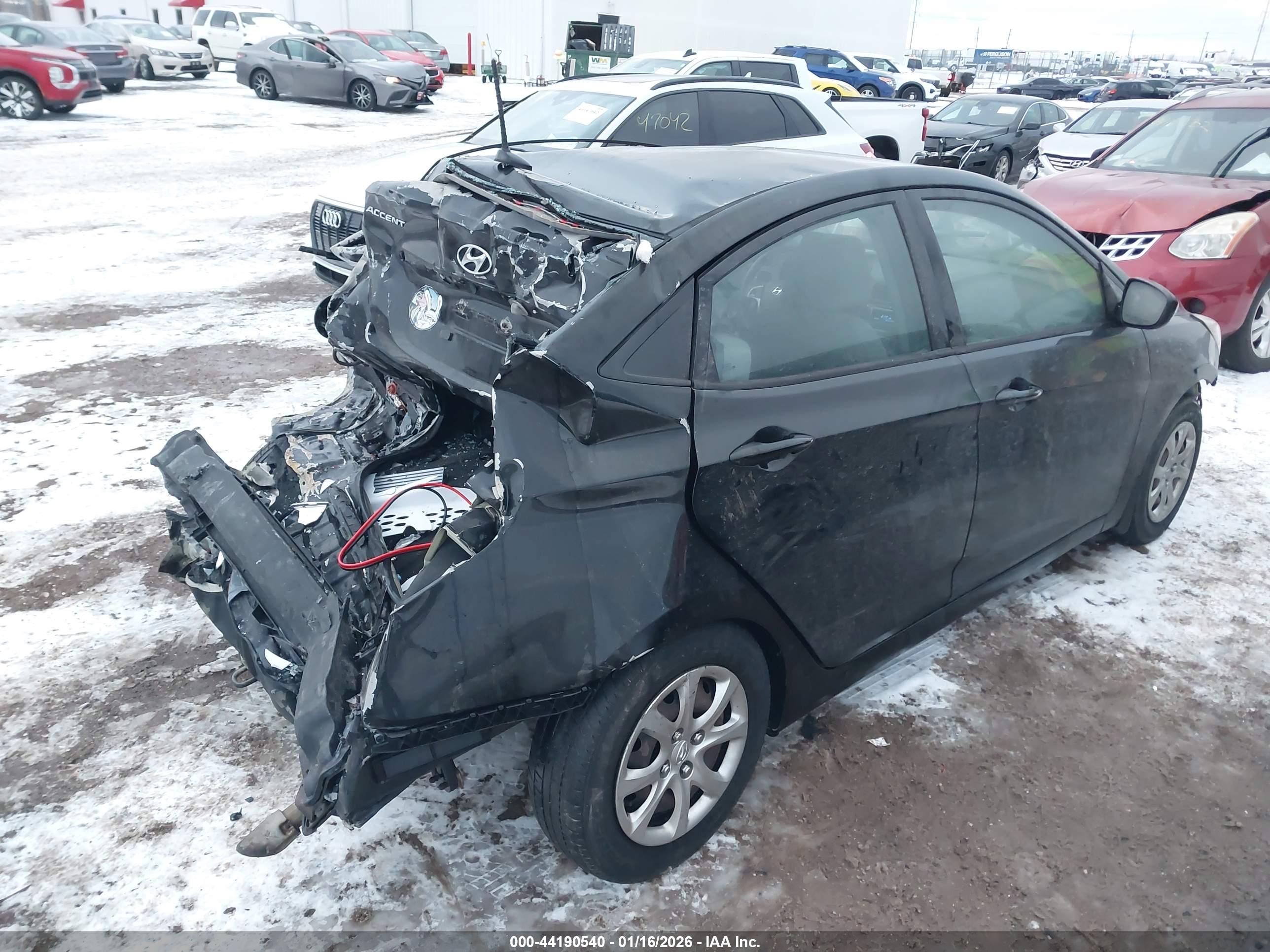 HYUNDAI ACCENT image 4