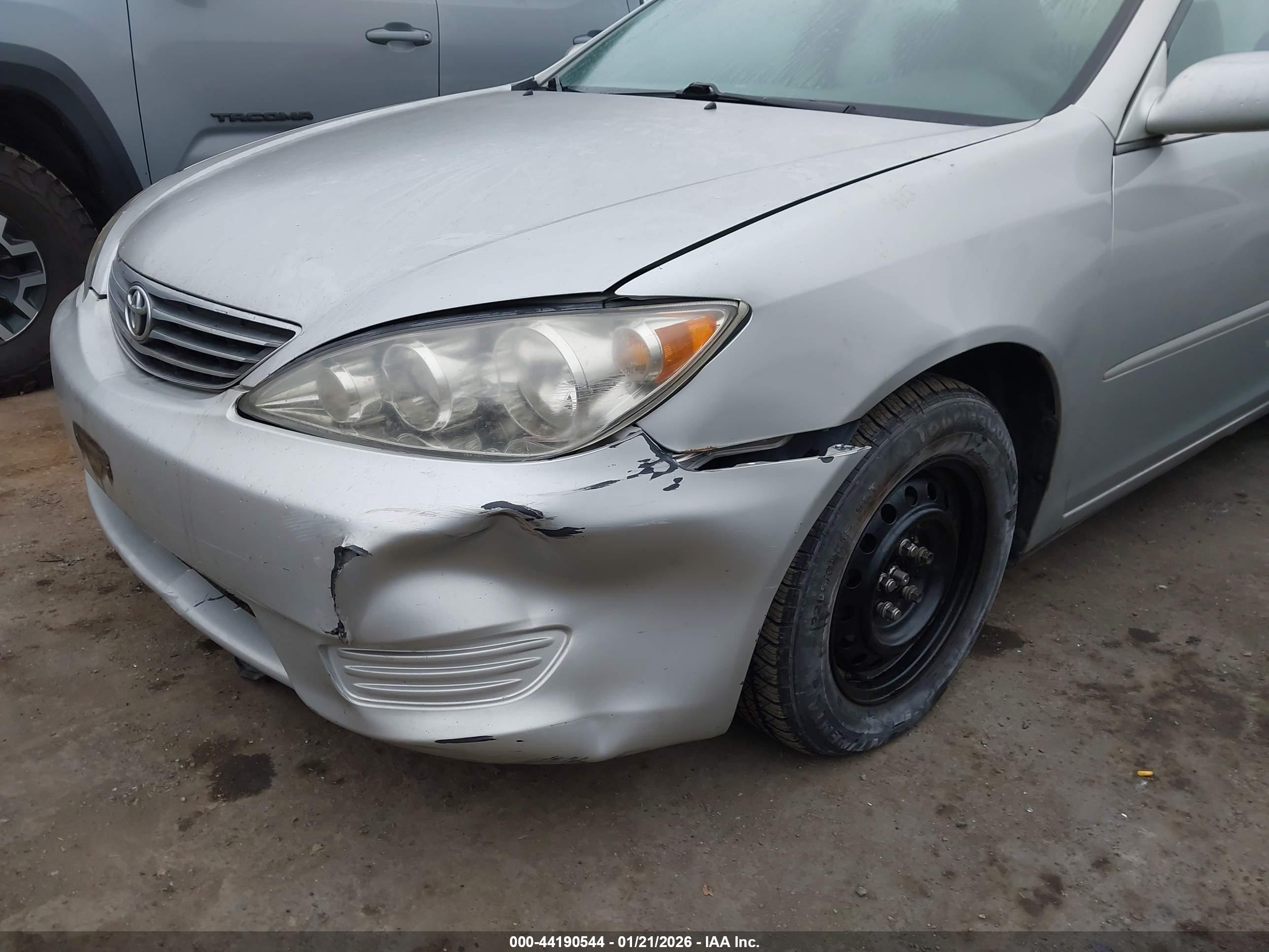 TOYOTA CAMRY image 6